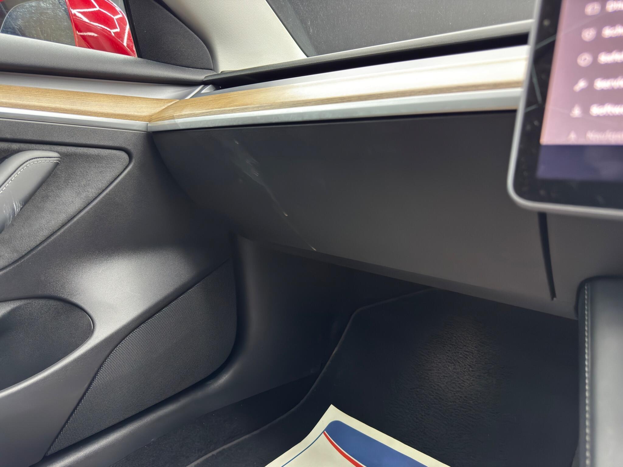 Tesla Model 3 - Image 40