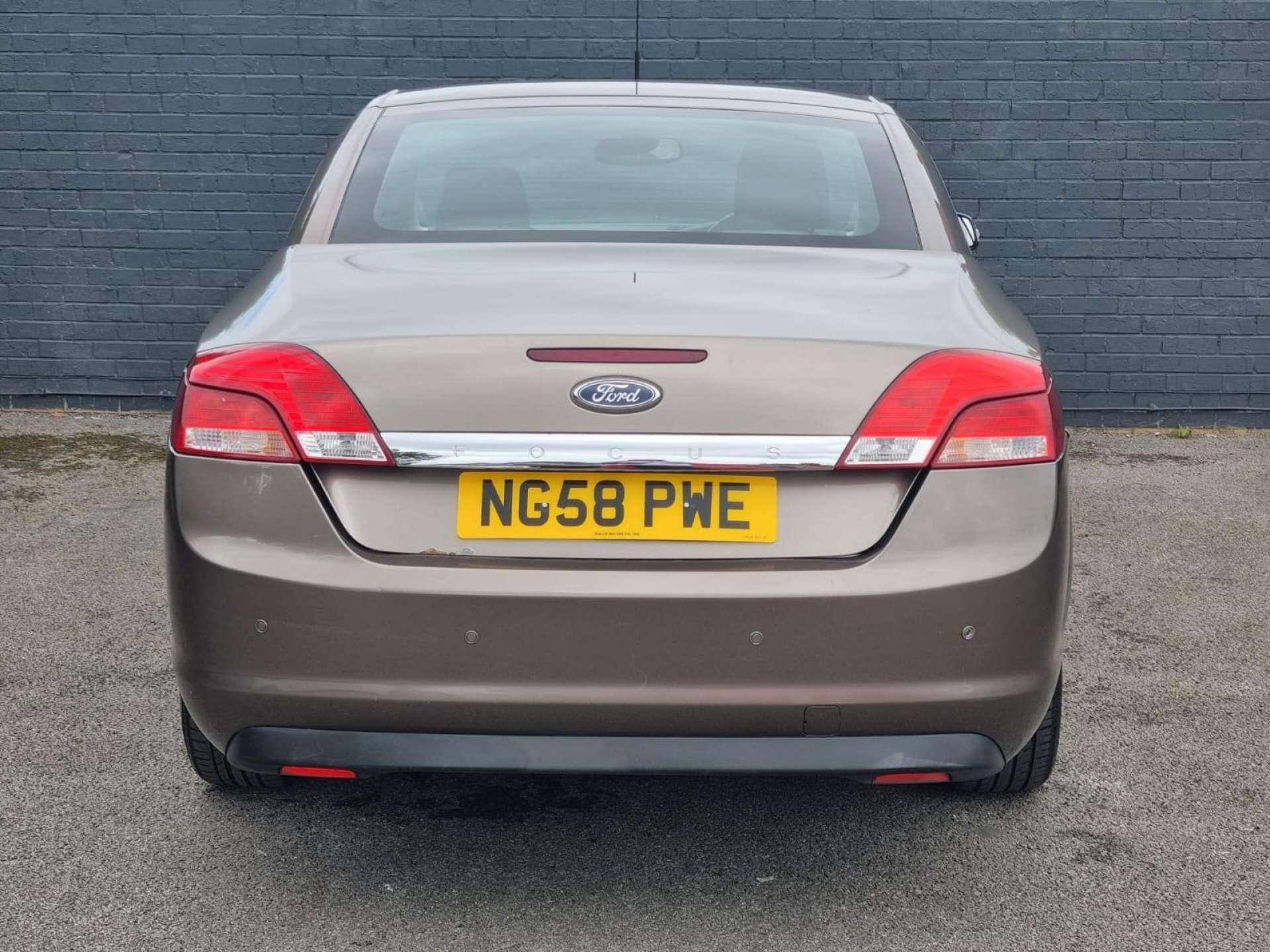 Ford Focus - Image 7