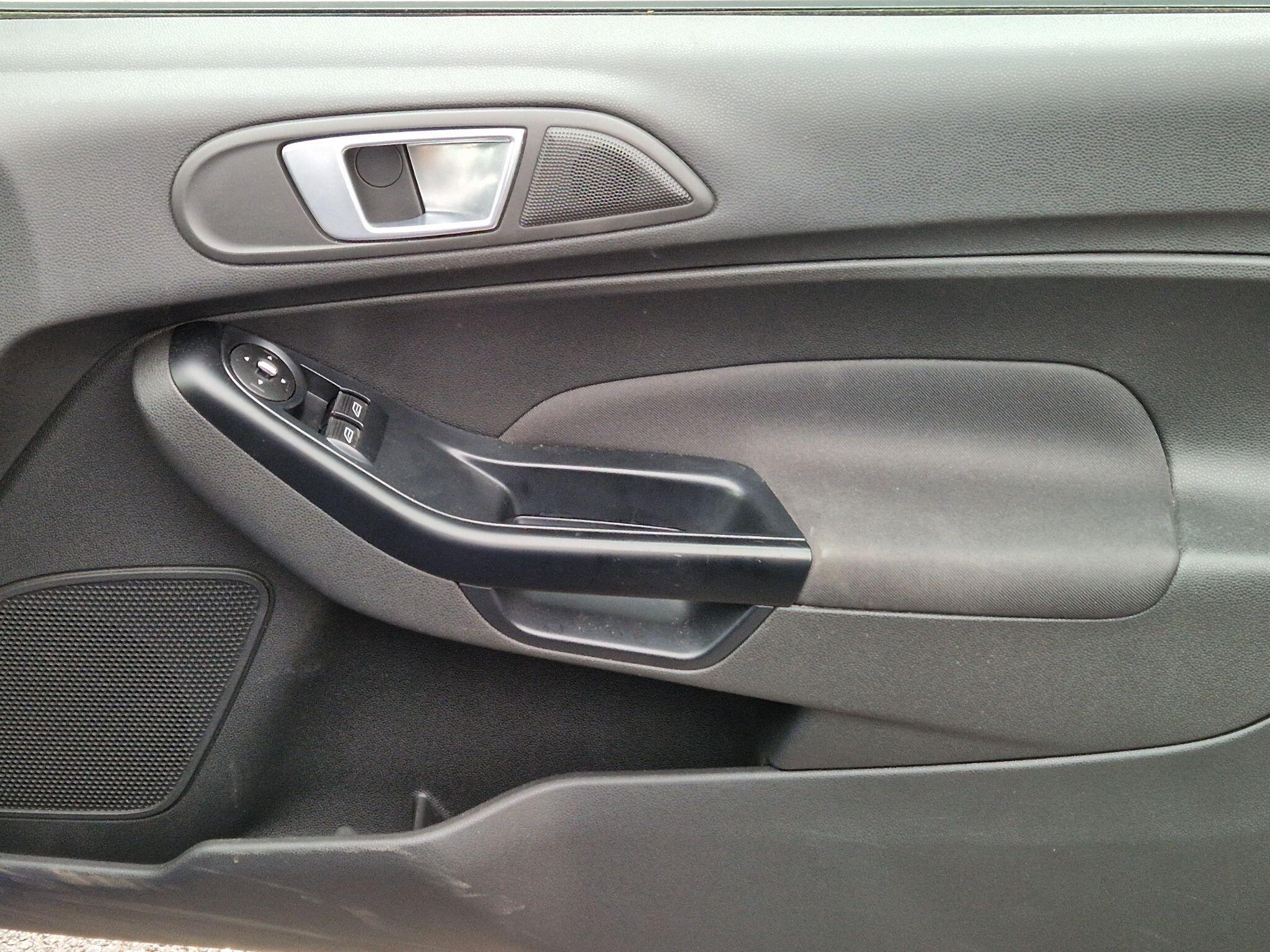 Ford Fiesta - Image 31