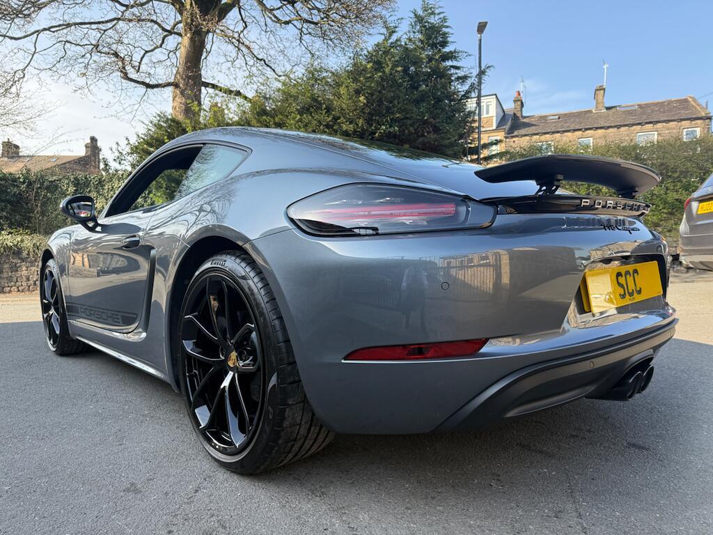 Porsche 718 Cayman - Image 8