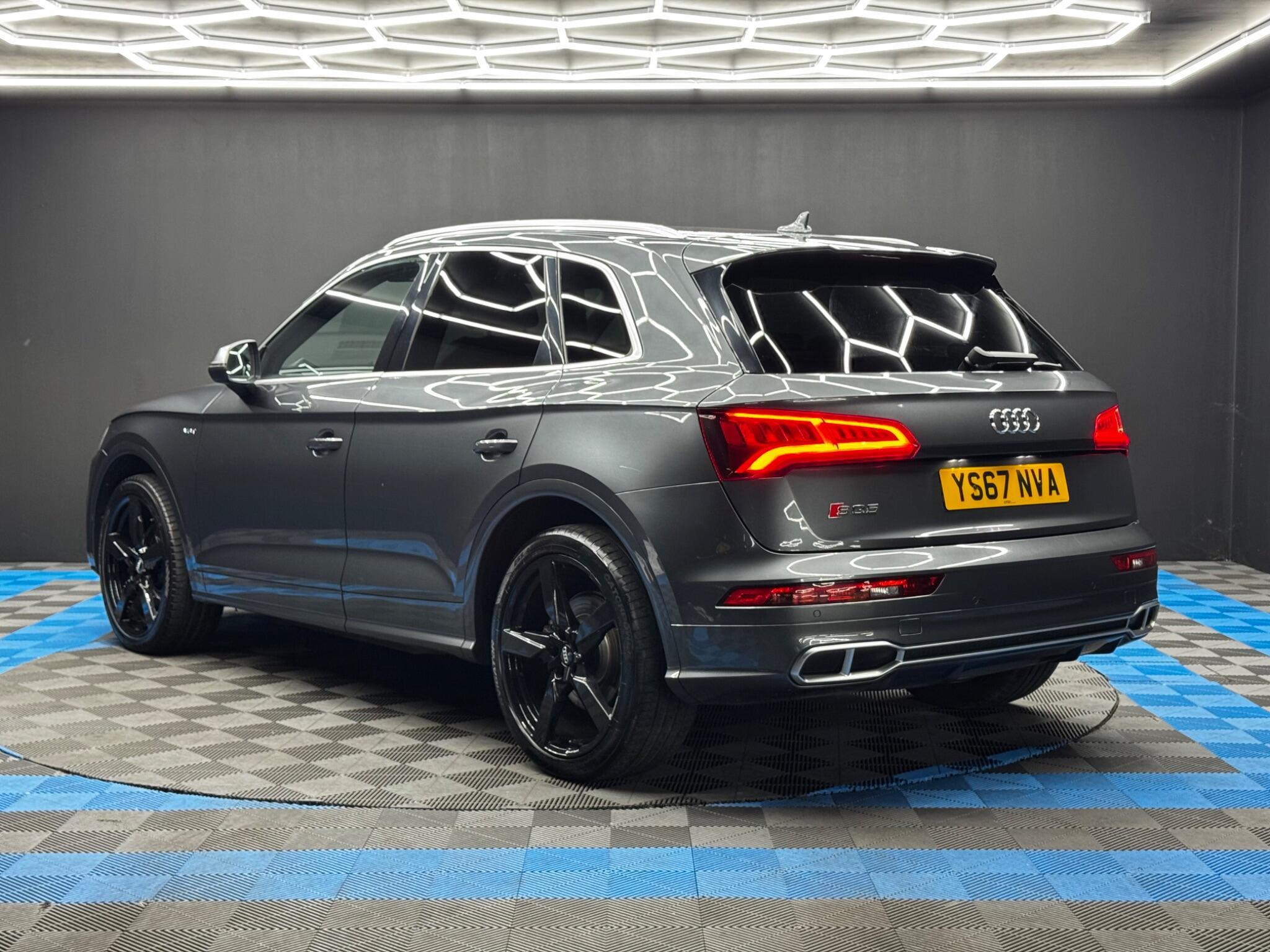 Audi SQ5 - Image 7