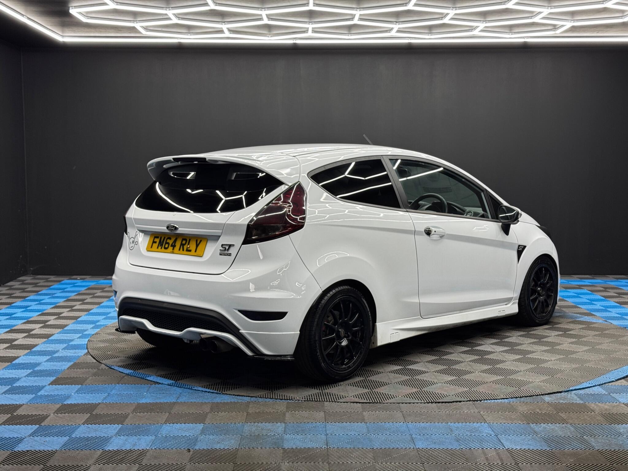 Ford Fiesta - Image 5
