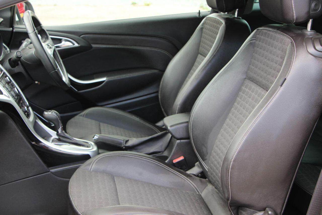 Vauxhall Astra GTC - Image 14