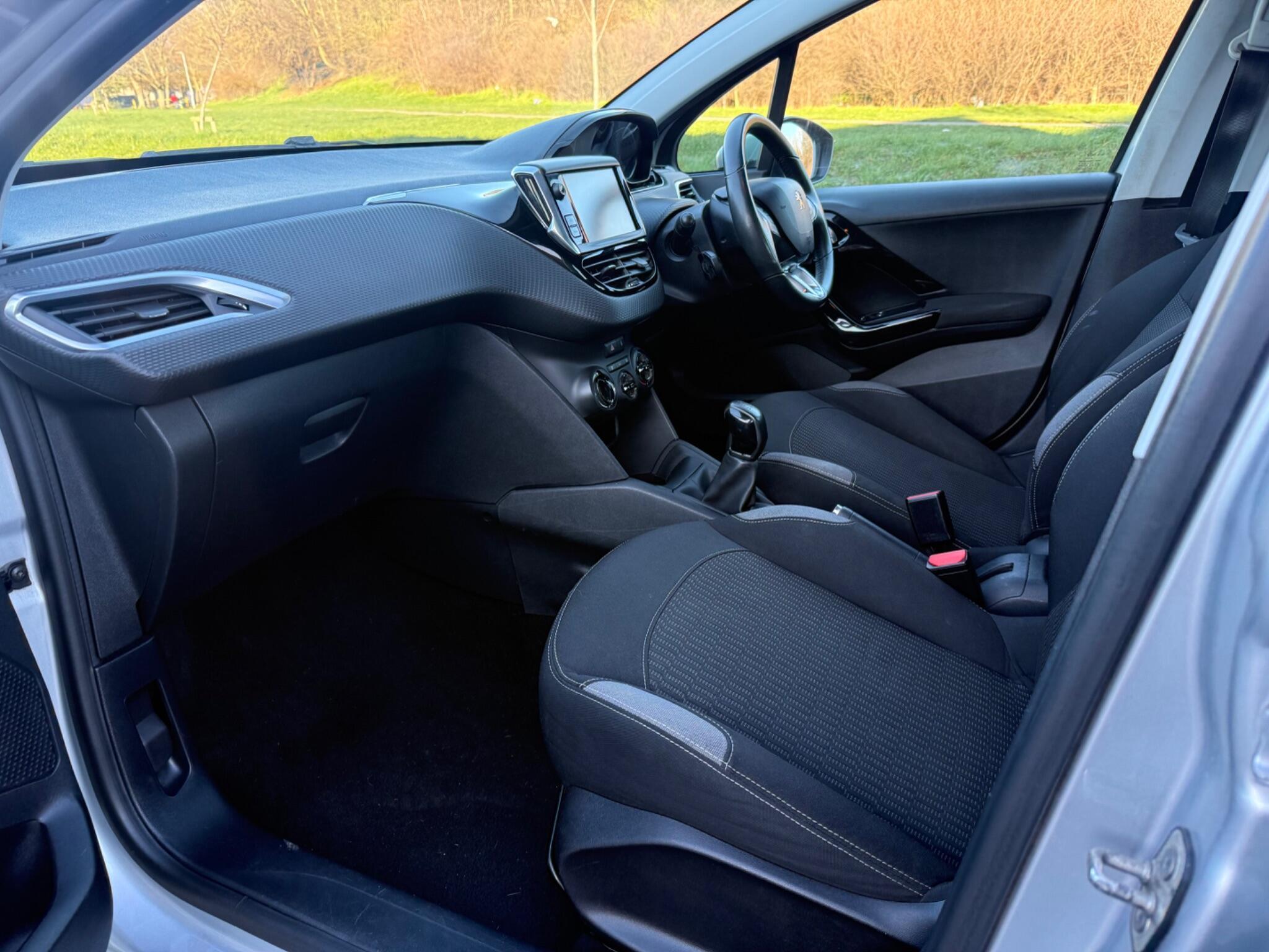 Peugeot 208 - Image 9