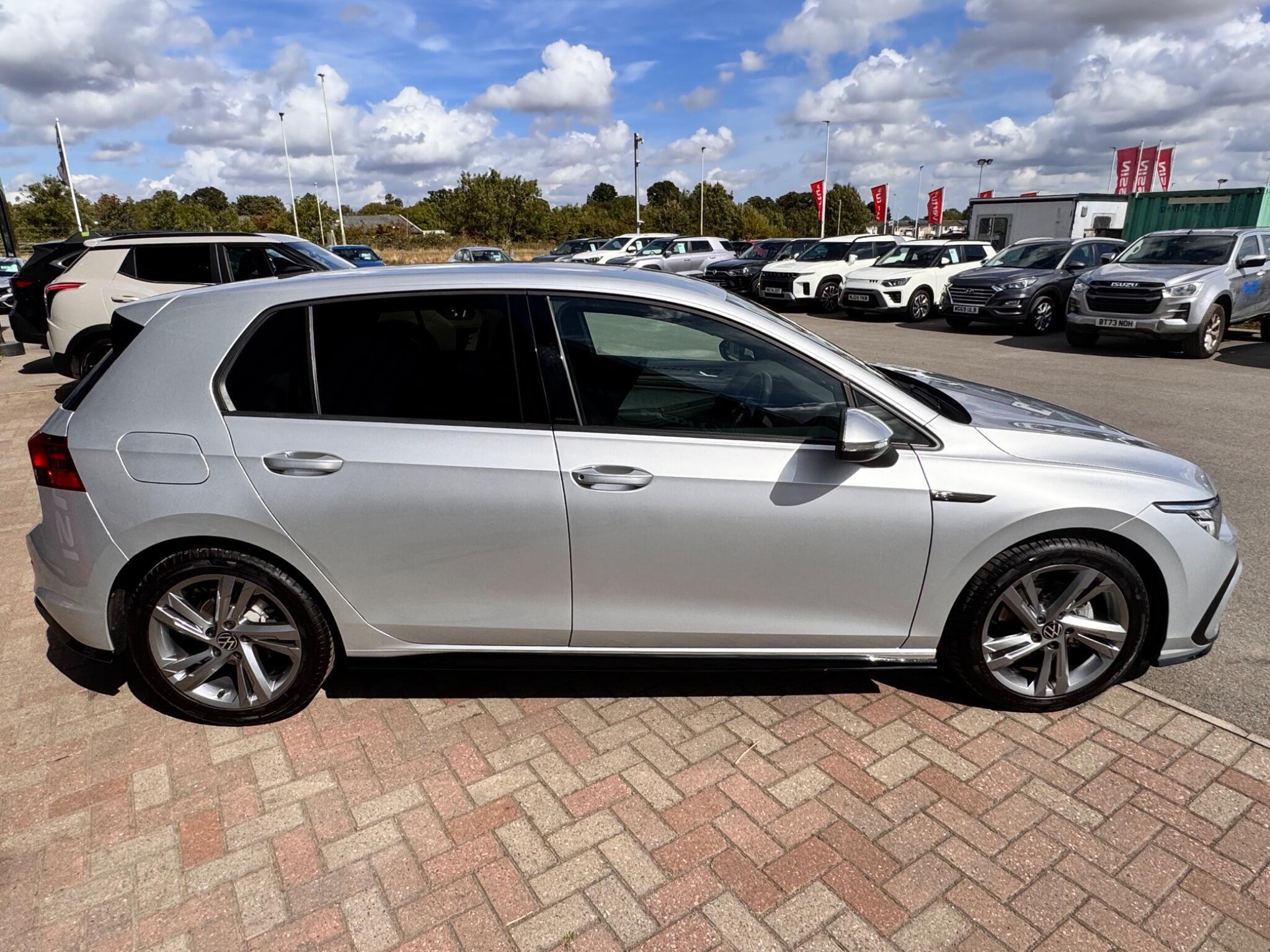 Volkswagen Golf - Image 8