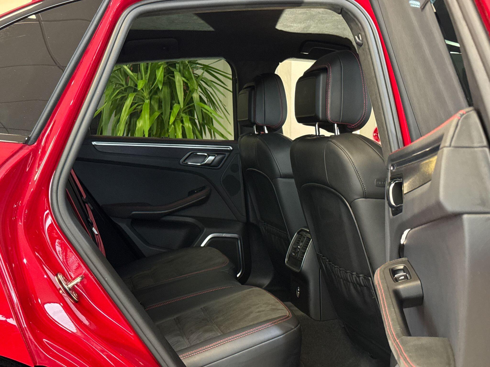 Porsche Macan - Image 41