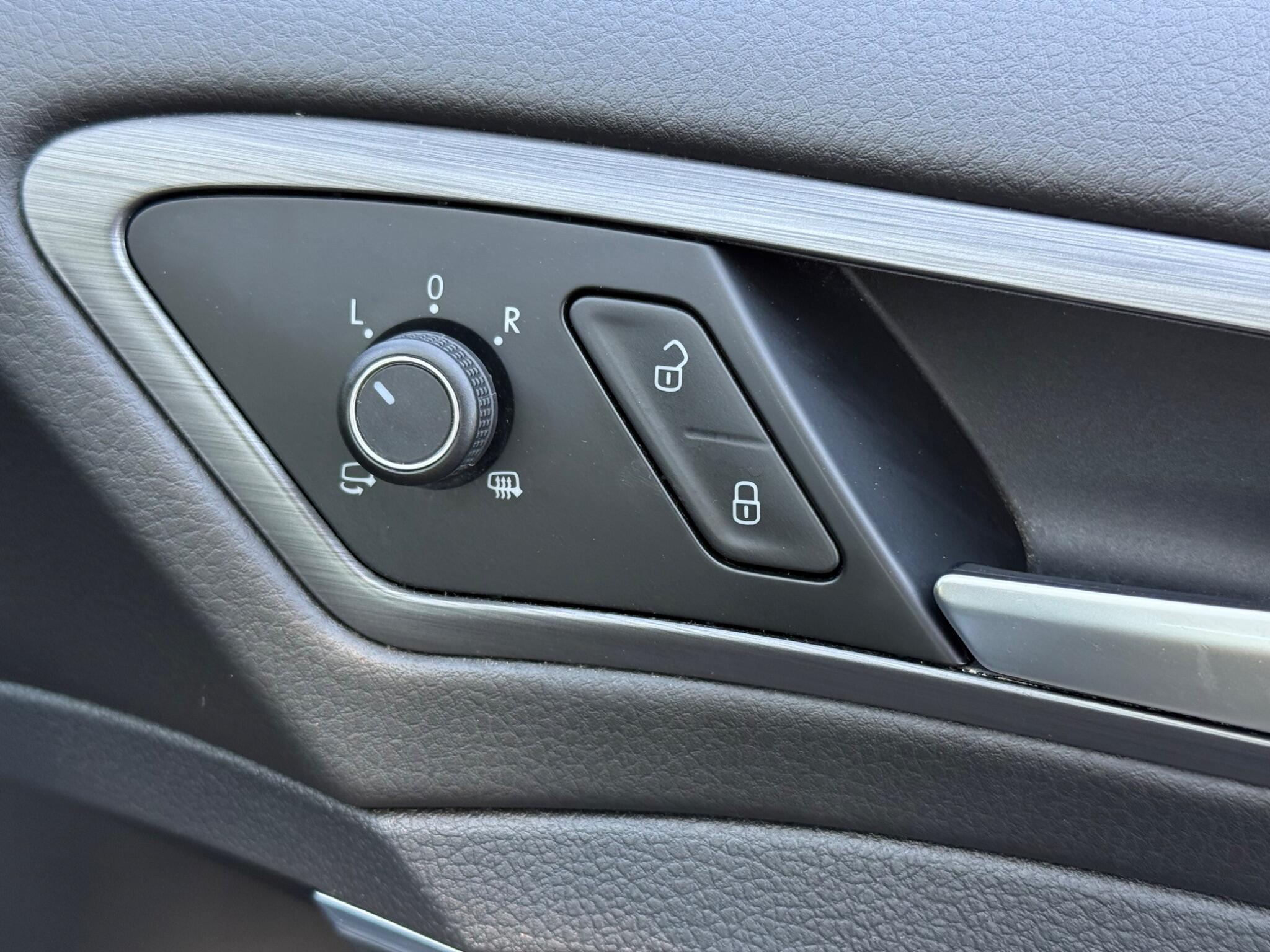Volkswagen Golf - Image 17