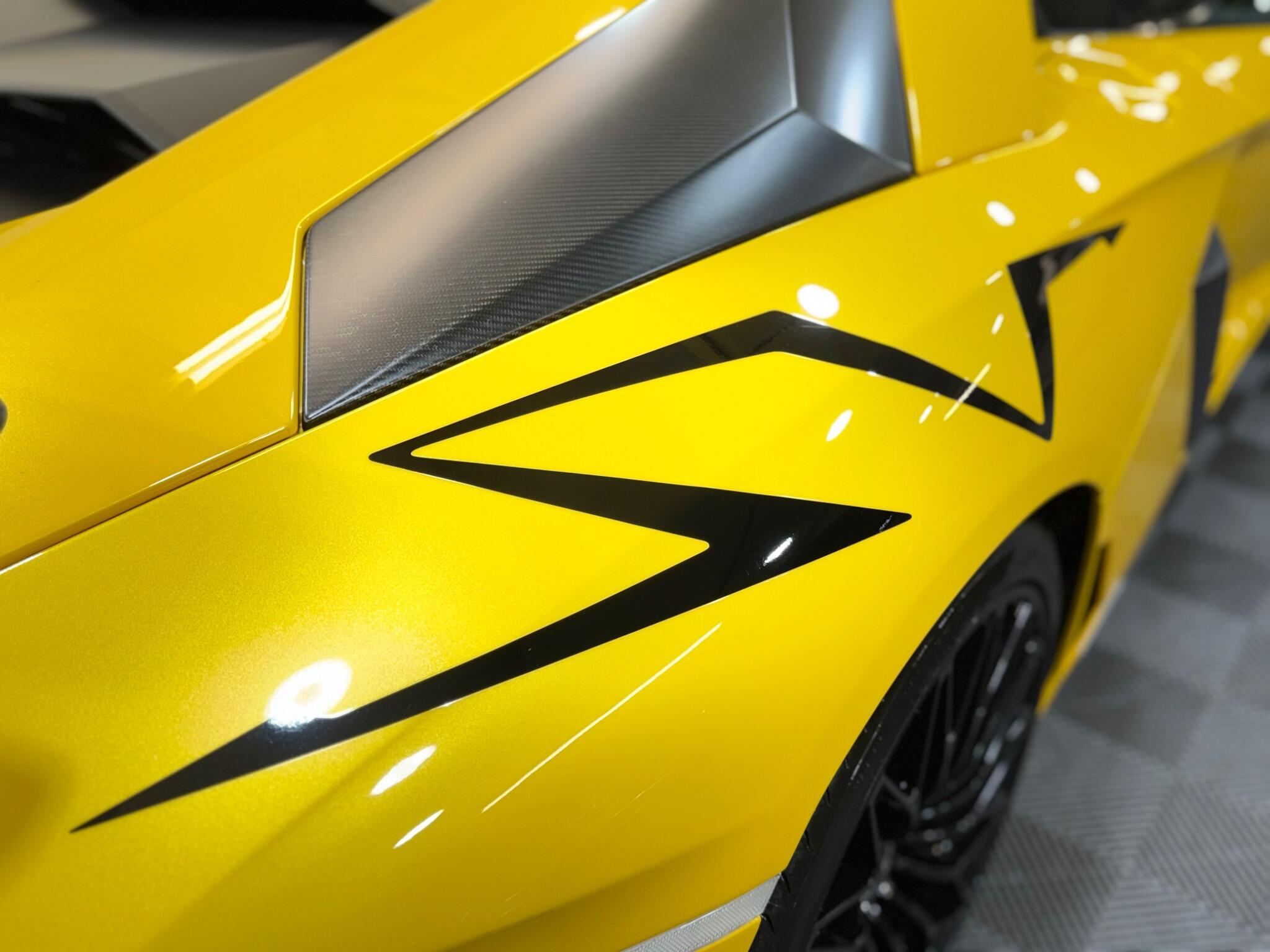 Lamborghini Aventador - Image 14