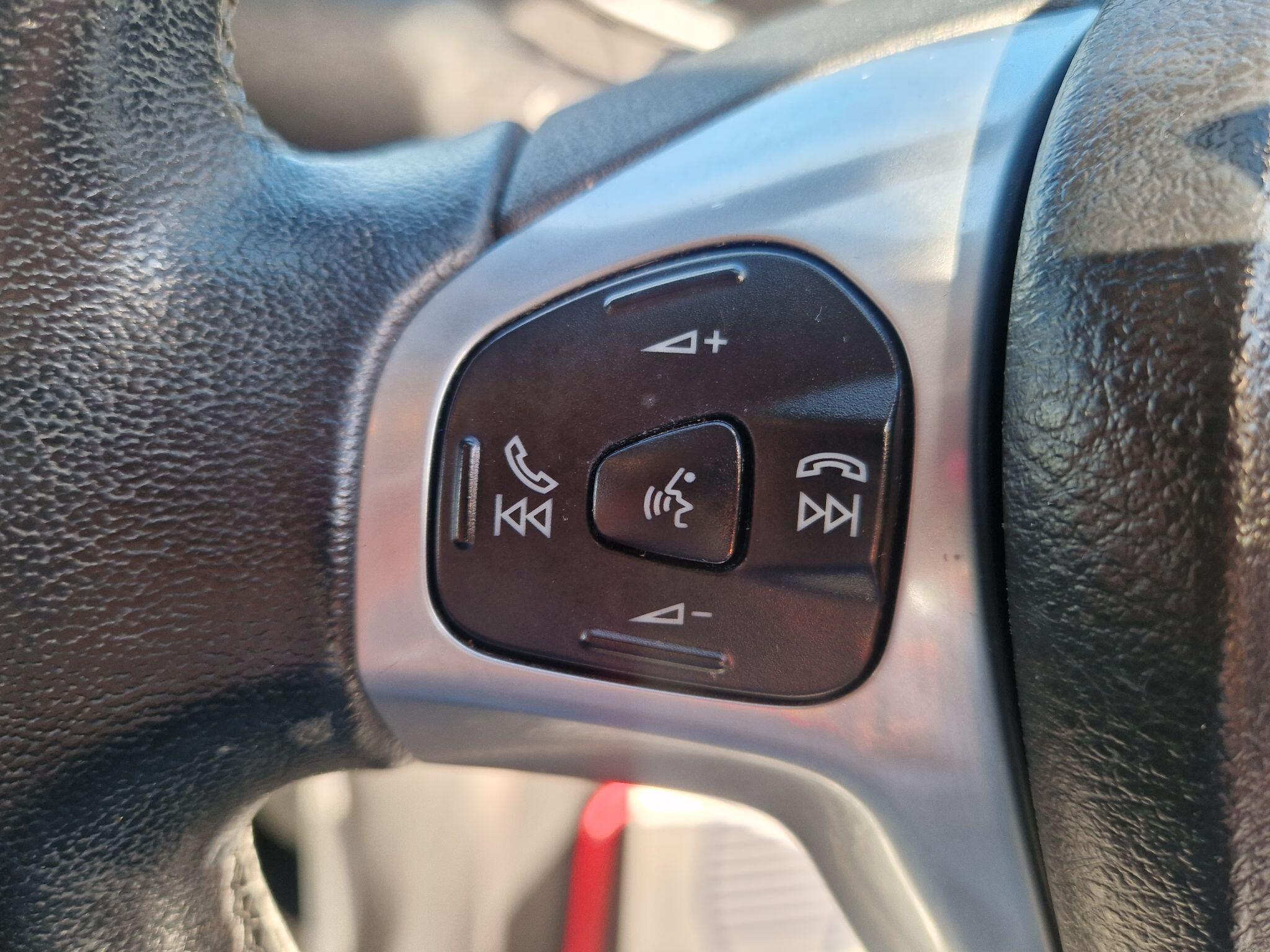 Ford Fiesta - Image 44