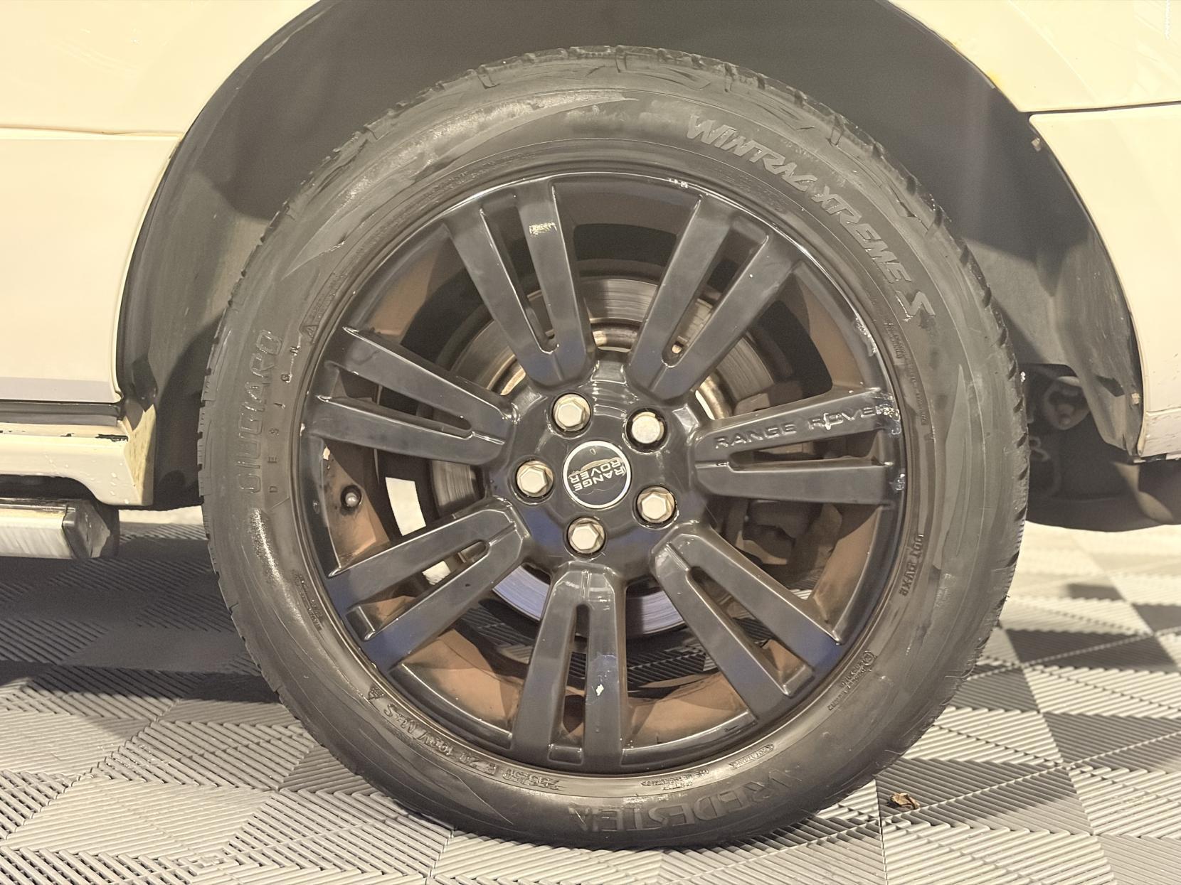 Land Rover Range Rover - Image 16