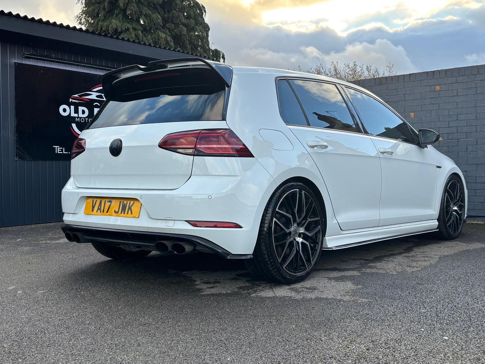 Volkswagen Golf - Image 24