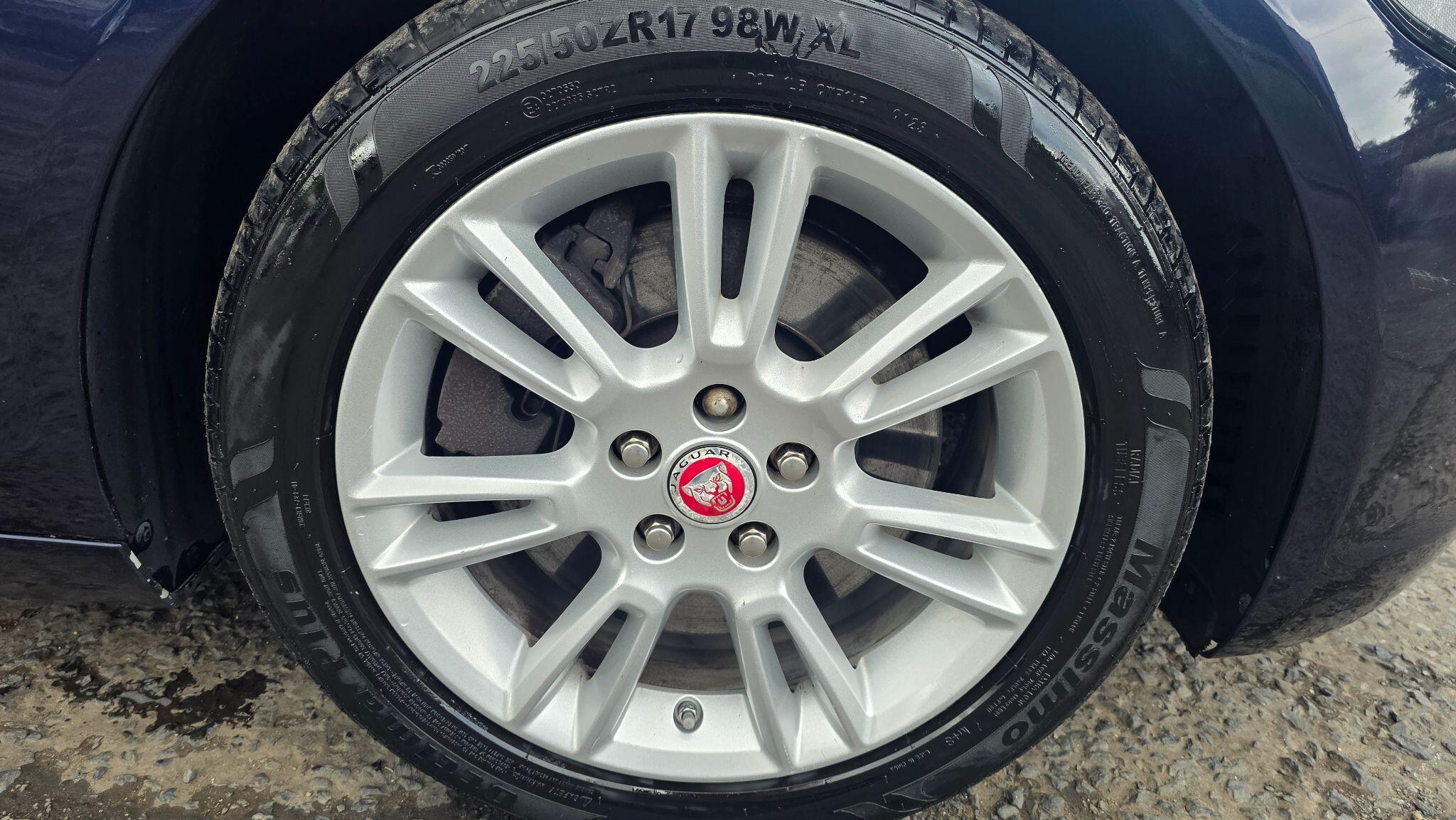 Jaguar XE - Image 47