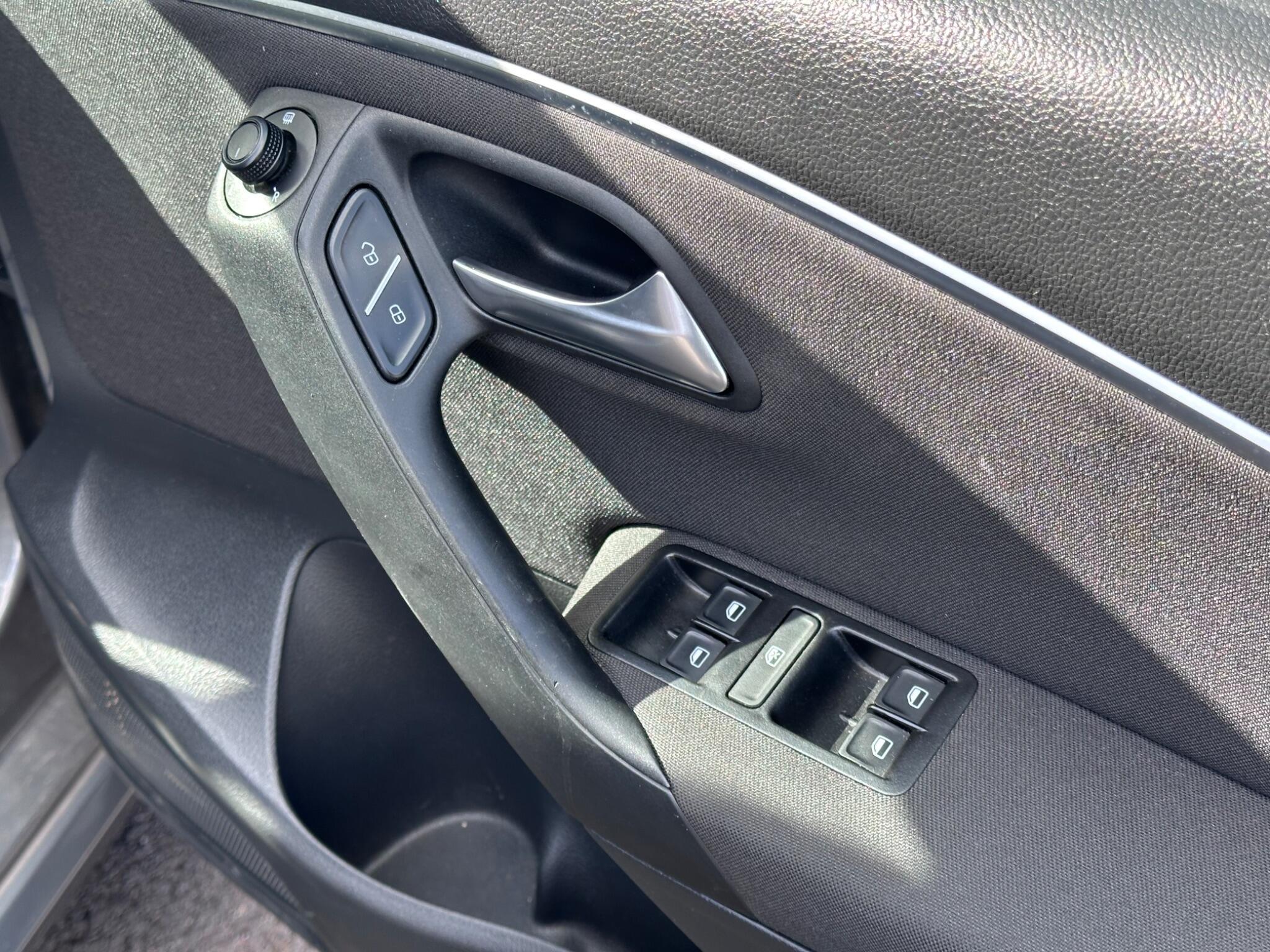 Volkswagen Polo - Image 40