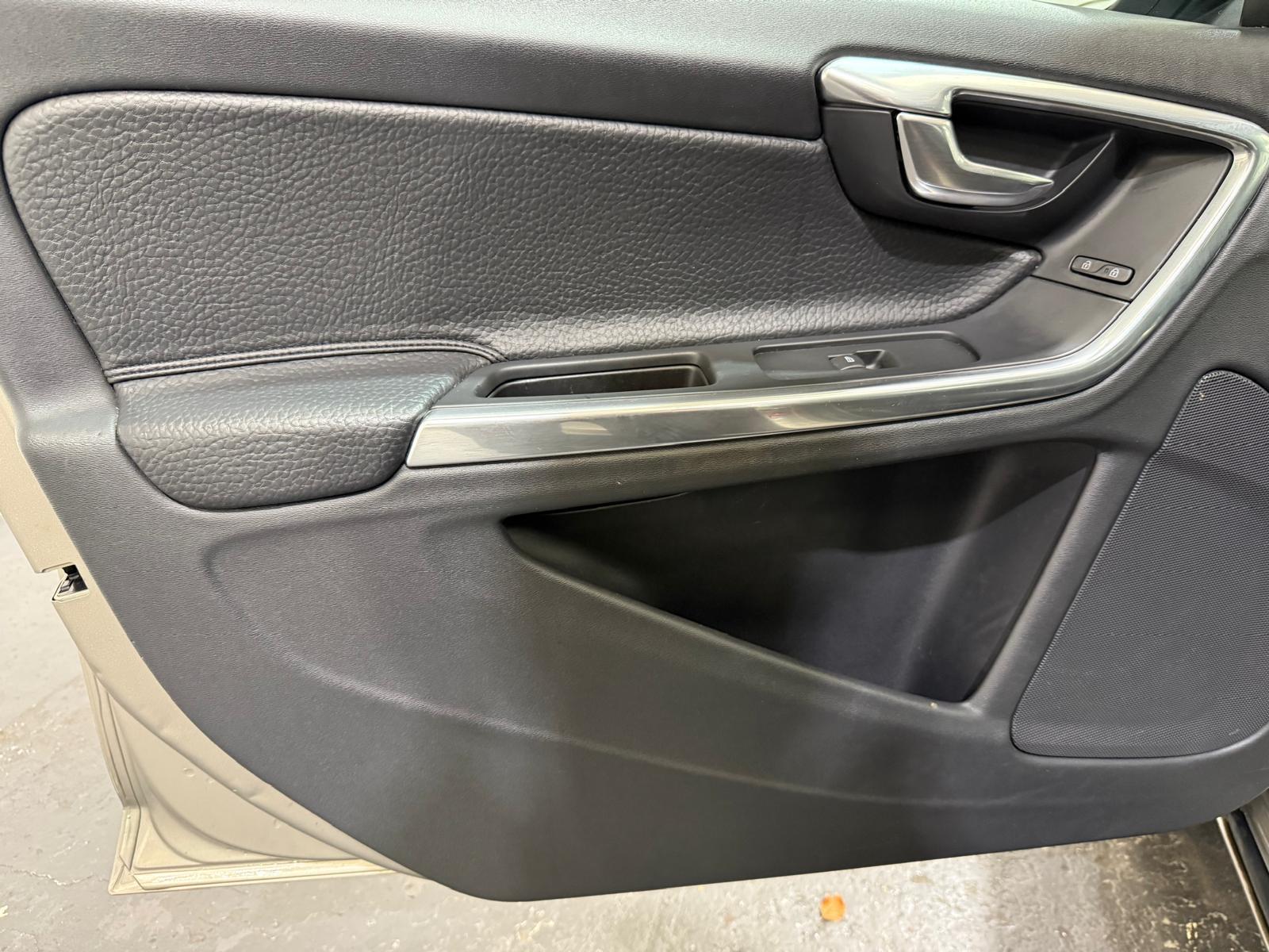 Volvo S60 - Image 30