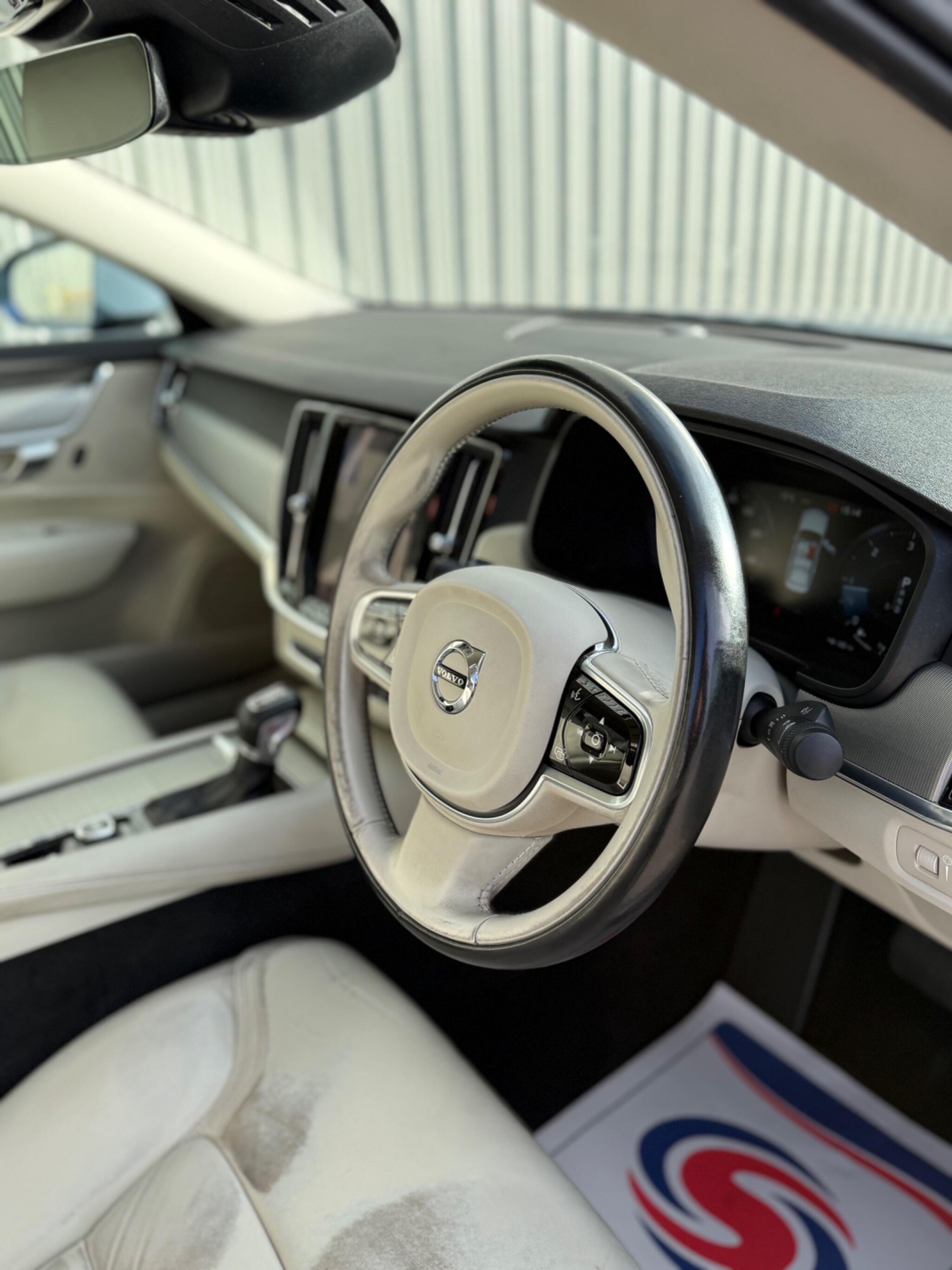 Volvo S90 - Image 26