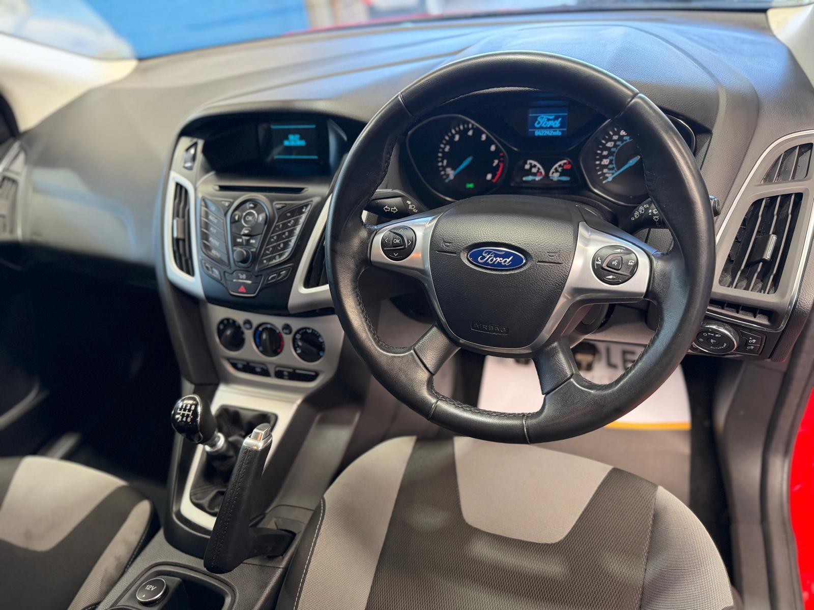 Ford Focus - Image 29