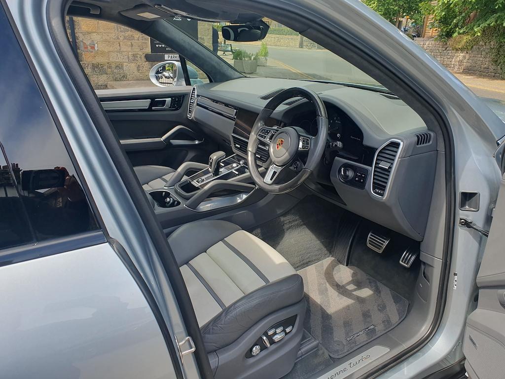 Porsche Cayenne - Image 38