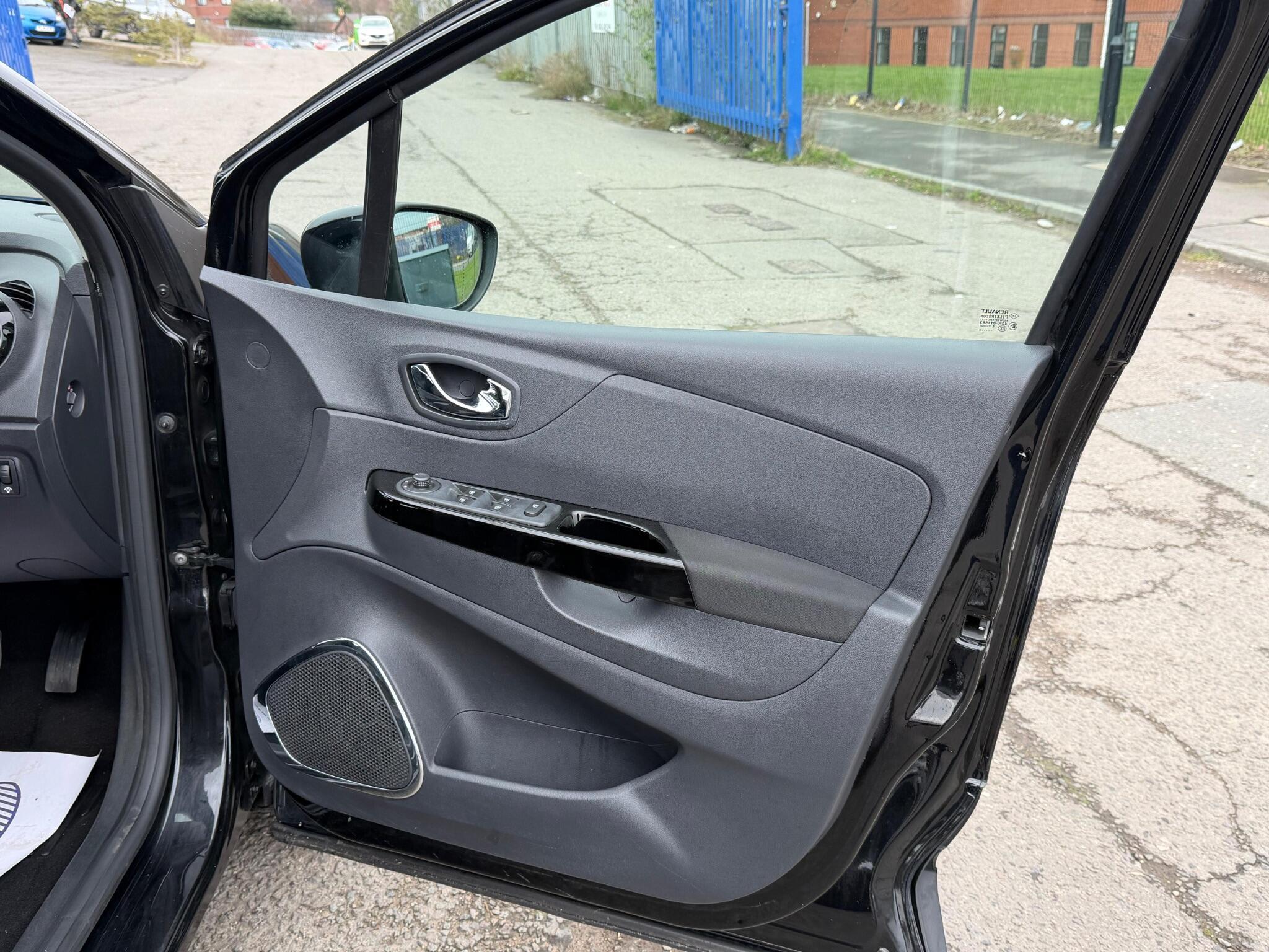 Renault Captur - Image 26