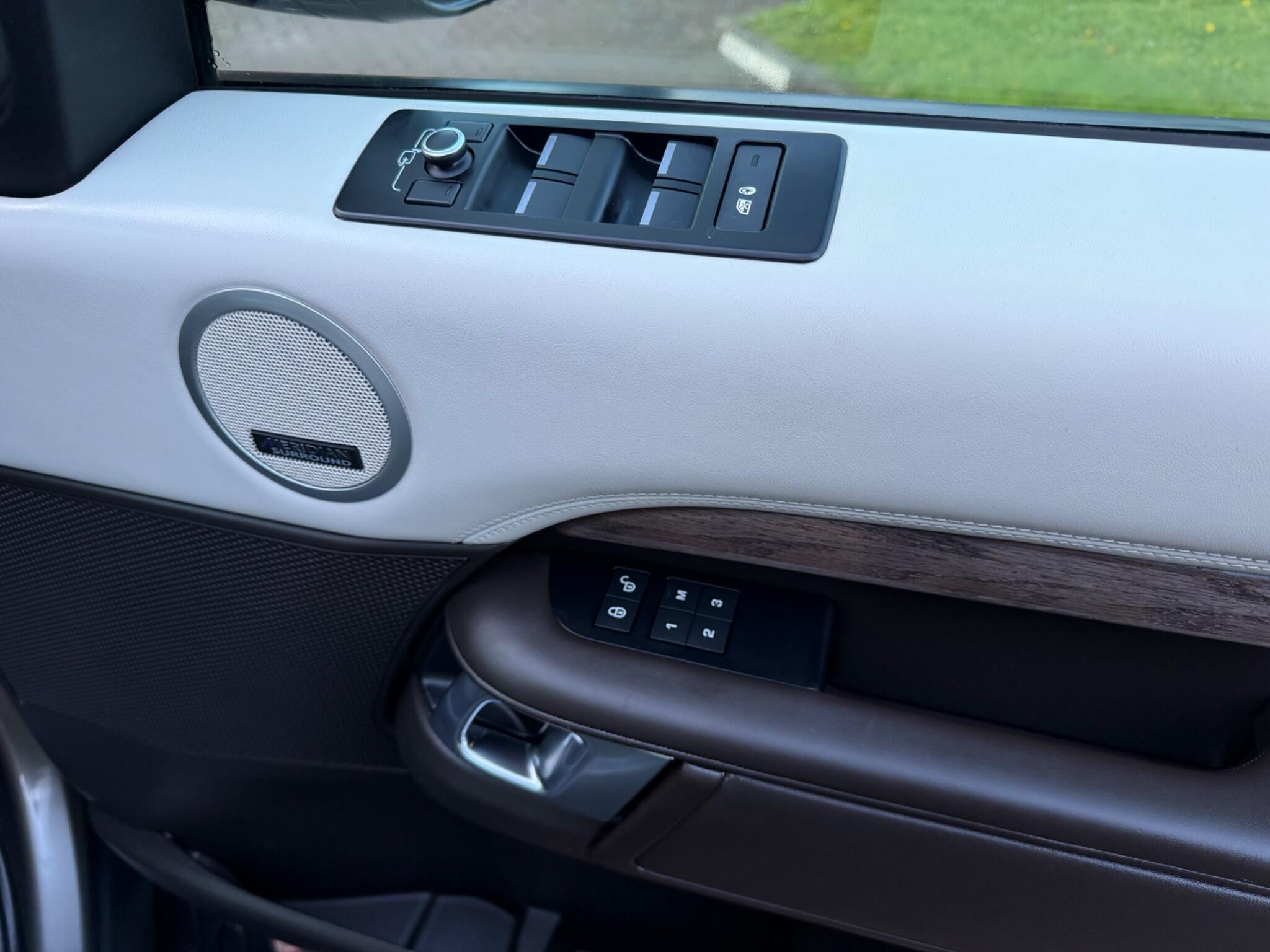 Land Rover Discovery - Image 36