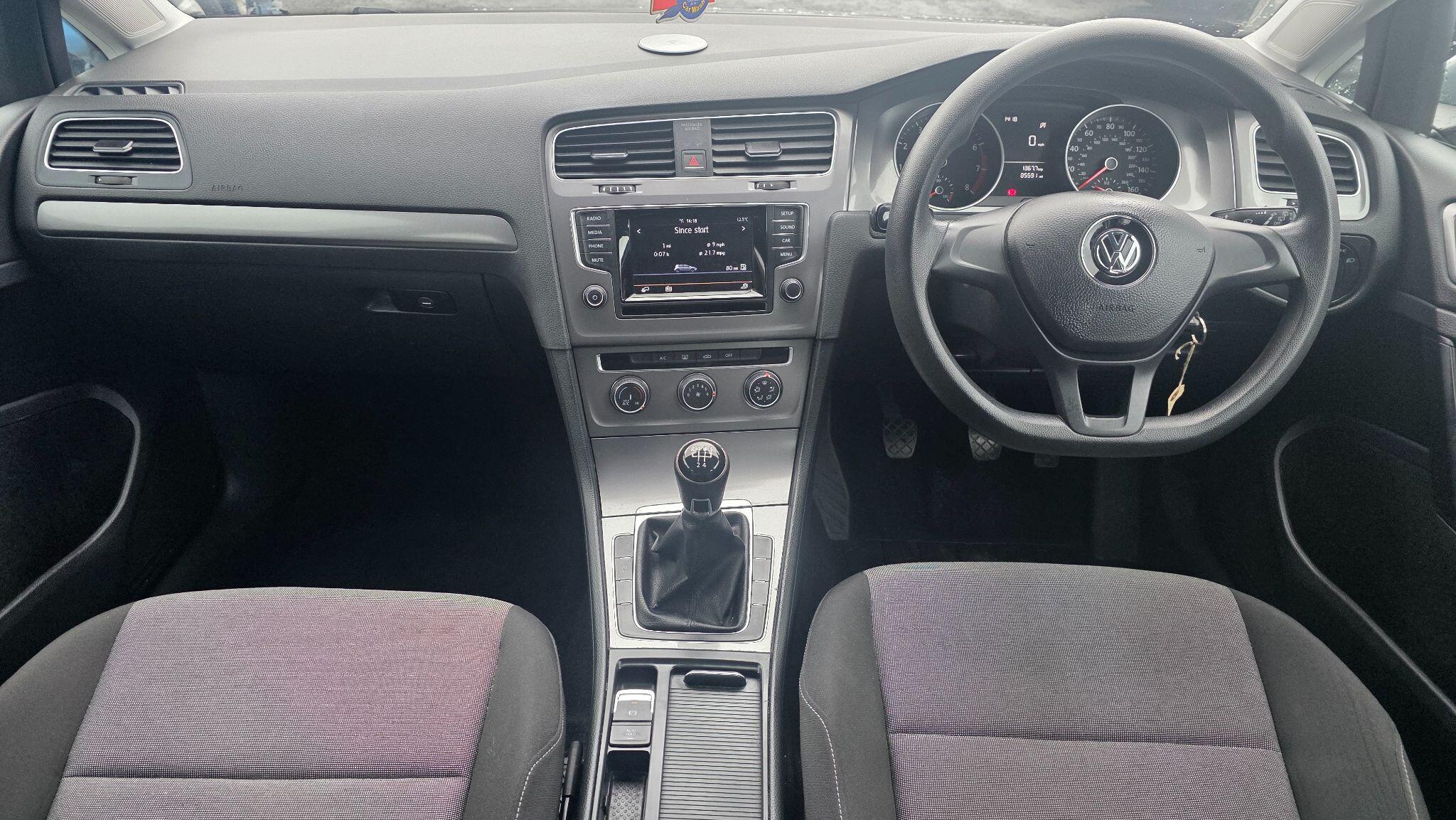 Volkswagen Golf - Image 20
