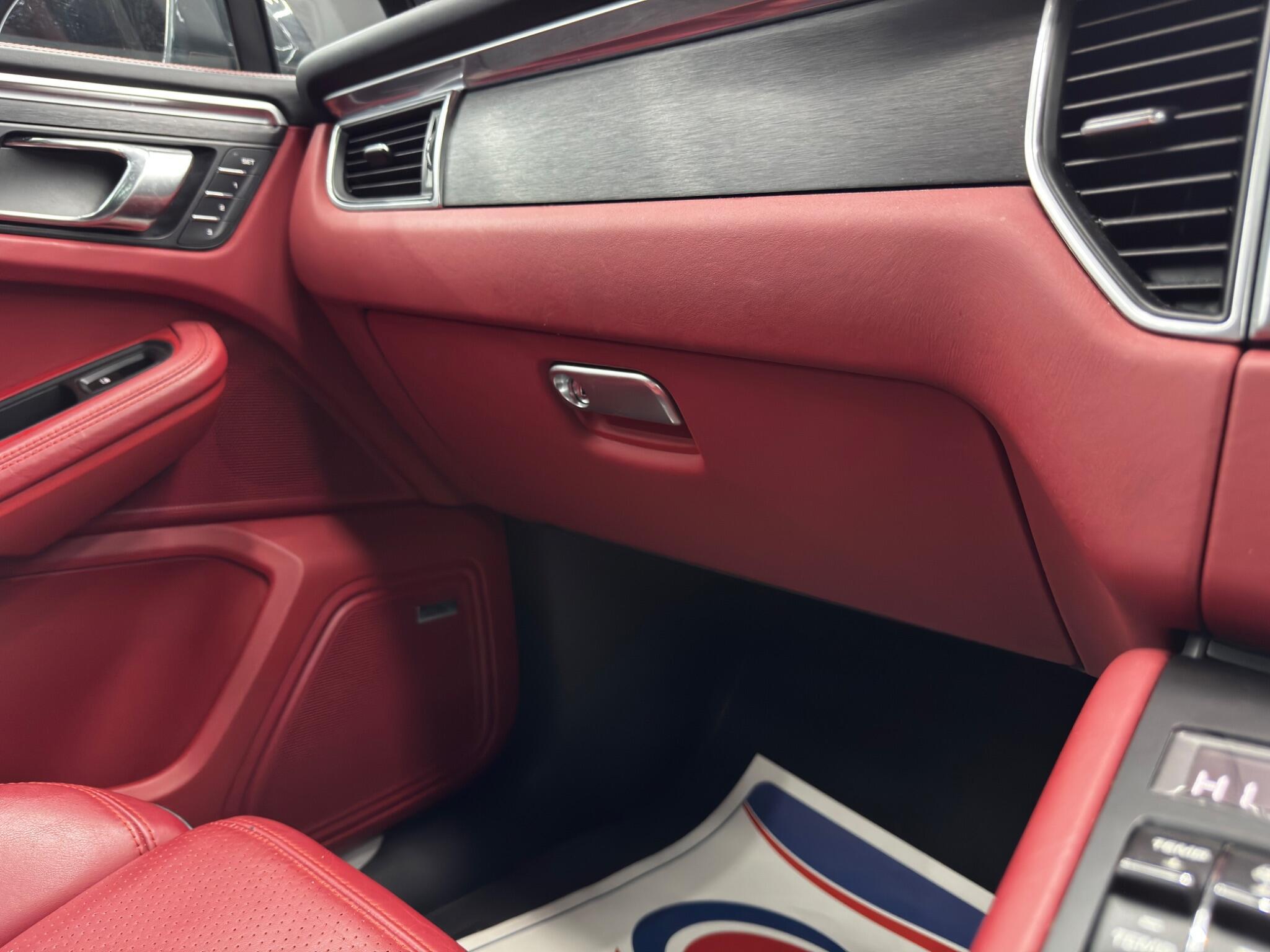 Porsche Macan - Image 38