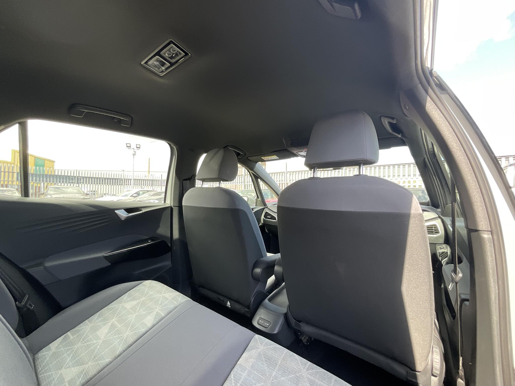 Volkswagen ID.3 - Image 10