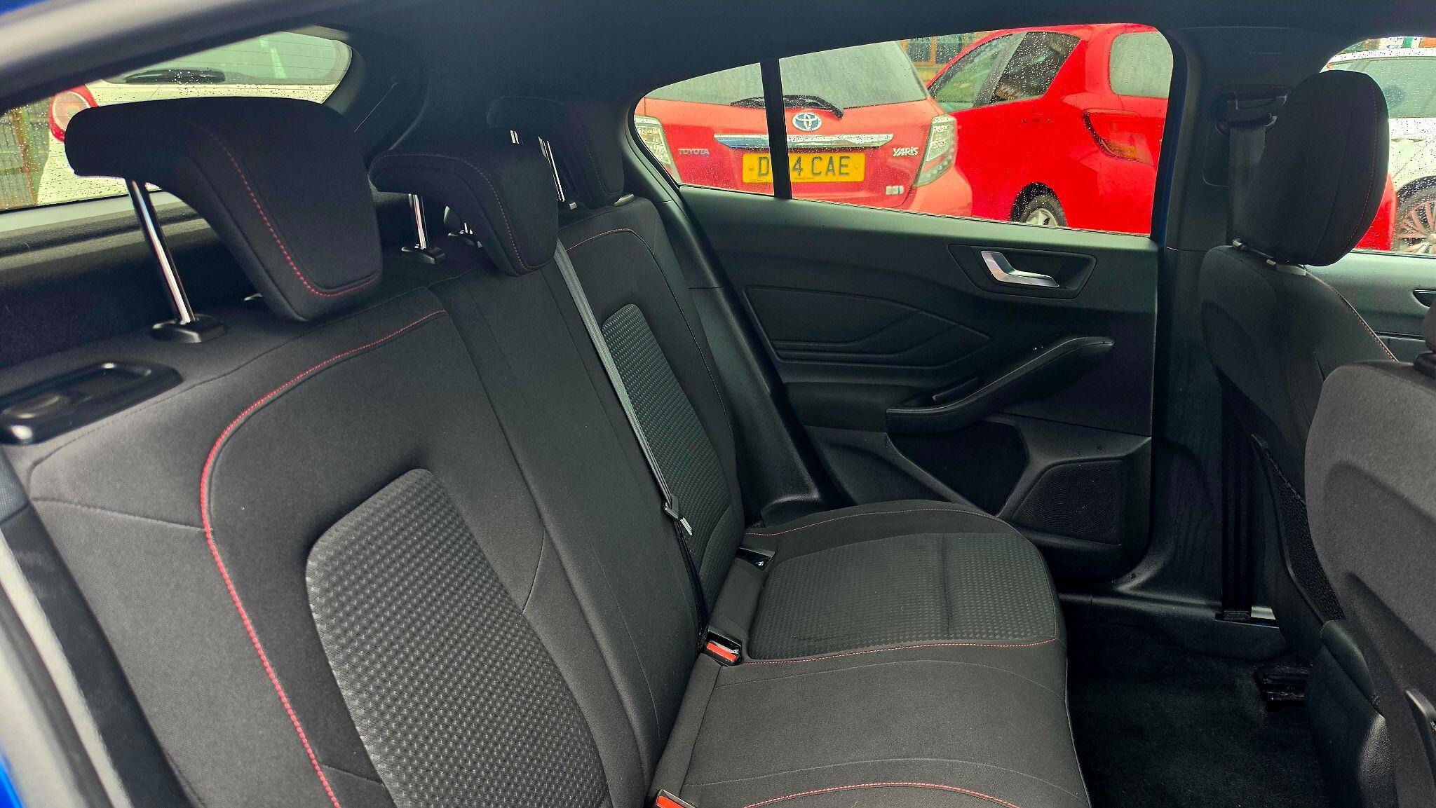 Ford Focus - Image 19