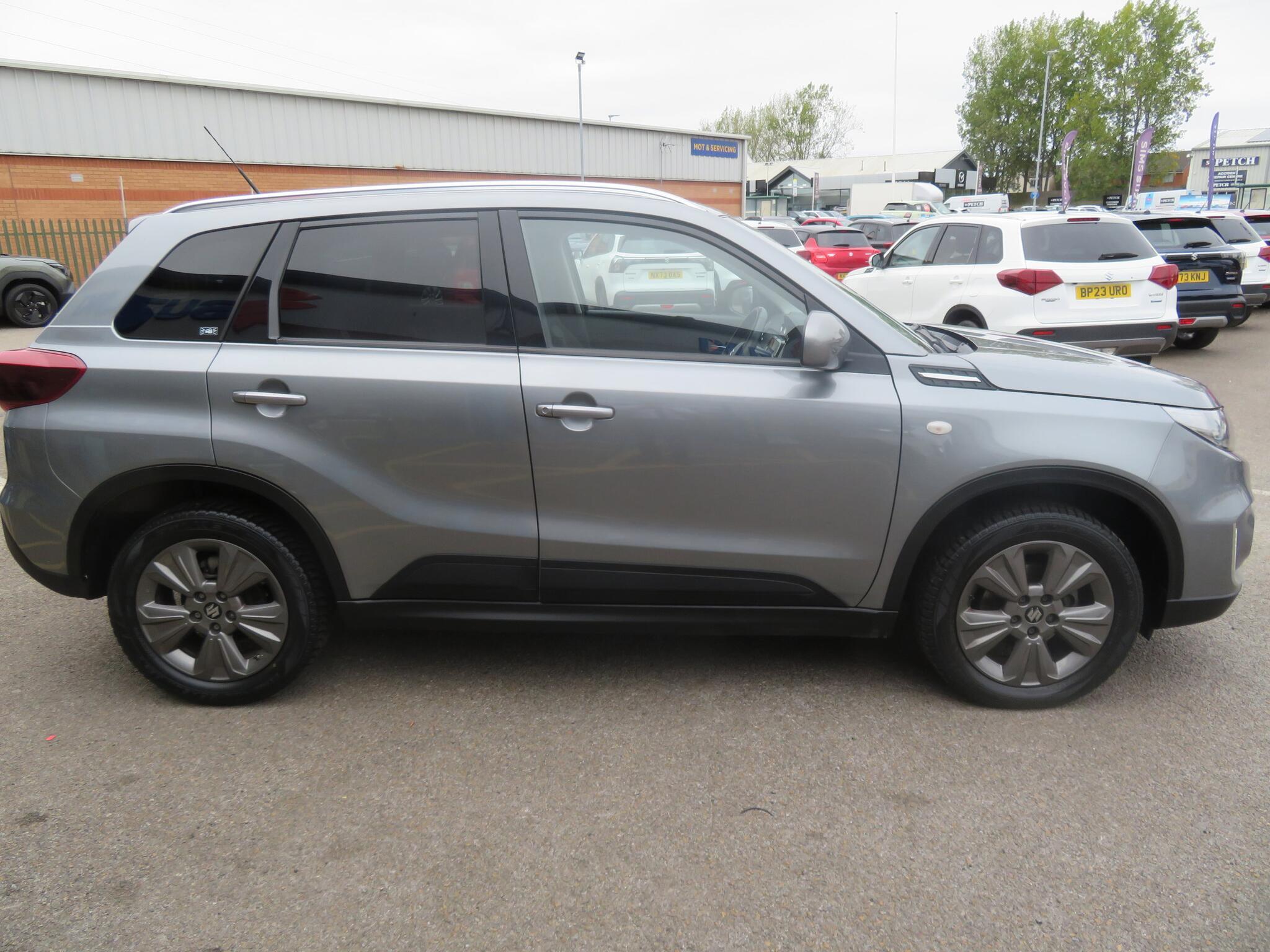 Suzuki Vitara - Image 10