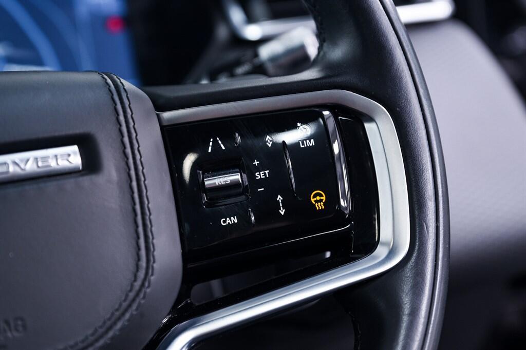 Land Rover Range Rover Velar - Image 25