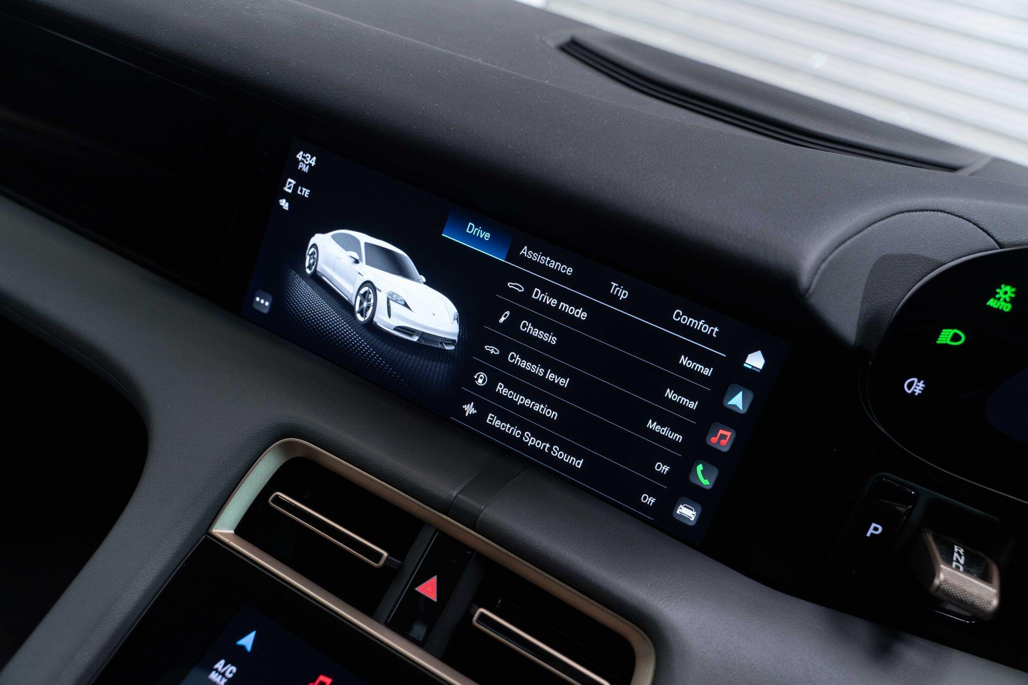 Porsche Taycan - Image 32