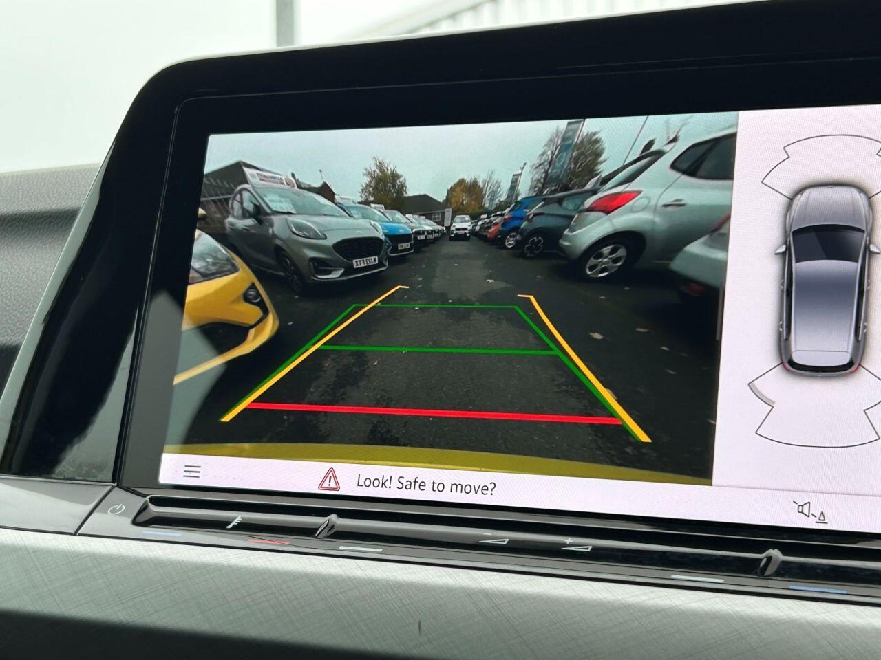 Volkswagen Golf - Image 9