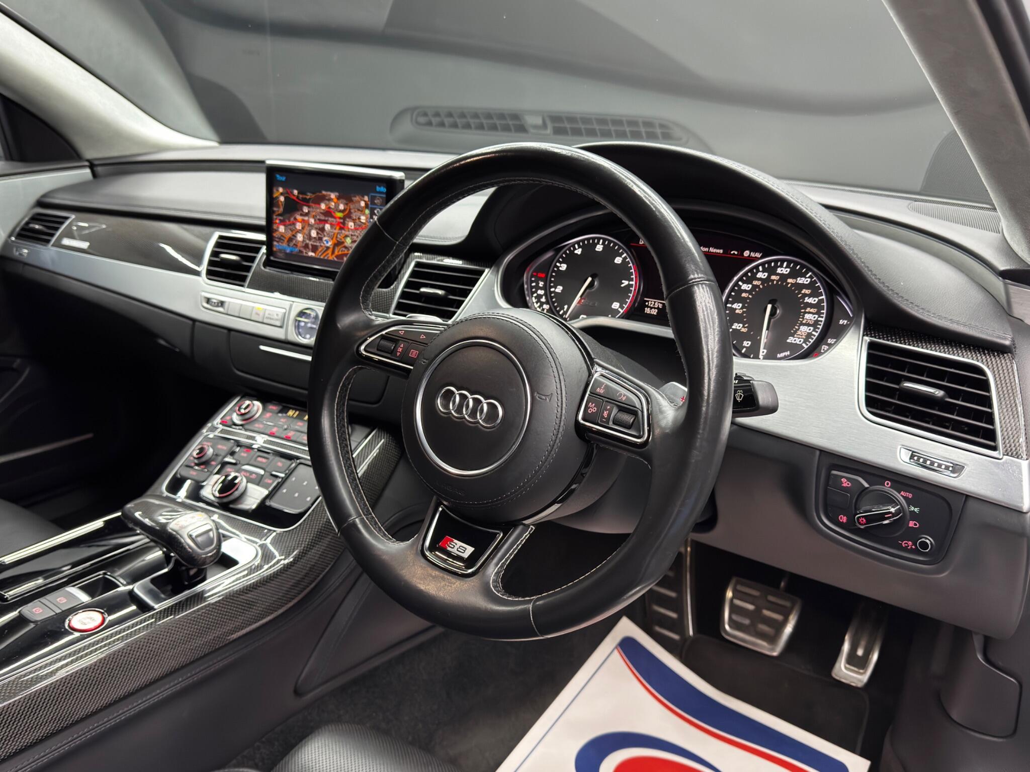 Audi S8 - Image 9