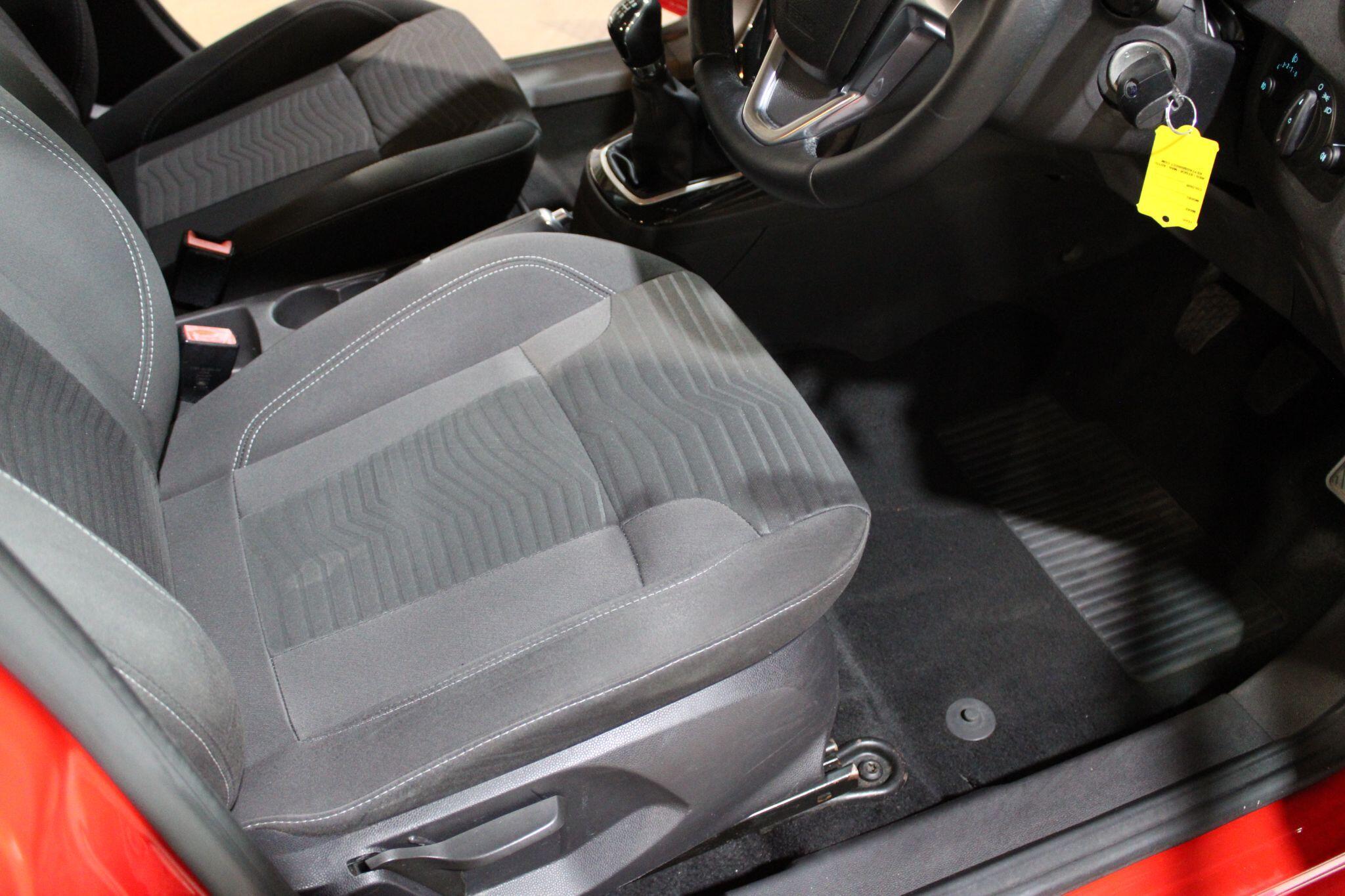 Ford Fiesta - Image 28