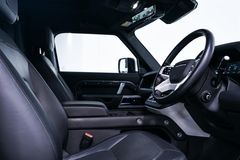 Land Rover Defender 90 - Image 9