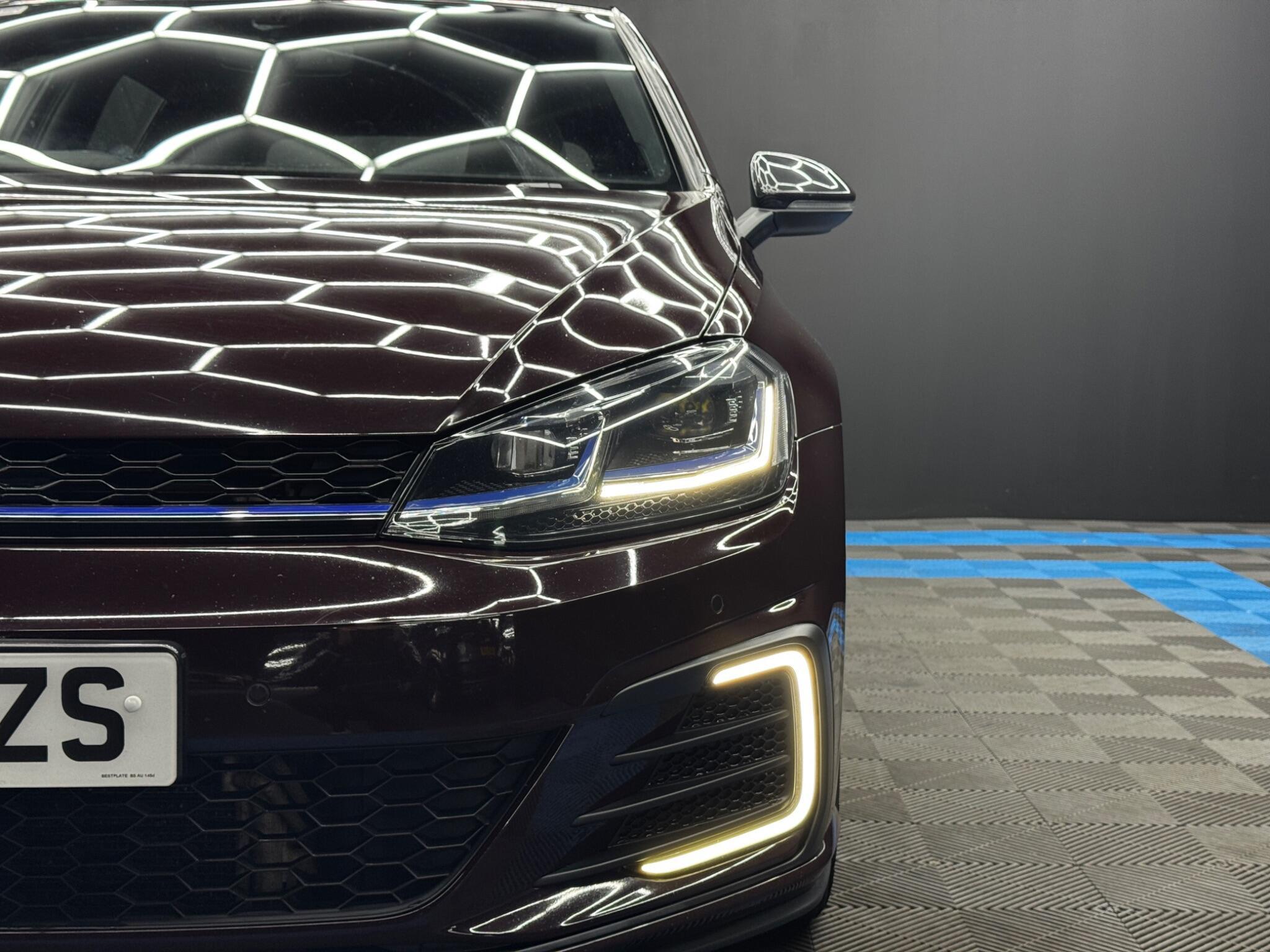 Volkswagen Golf - Image 45