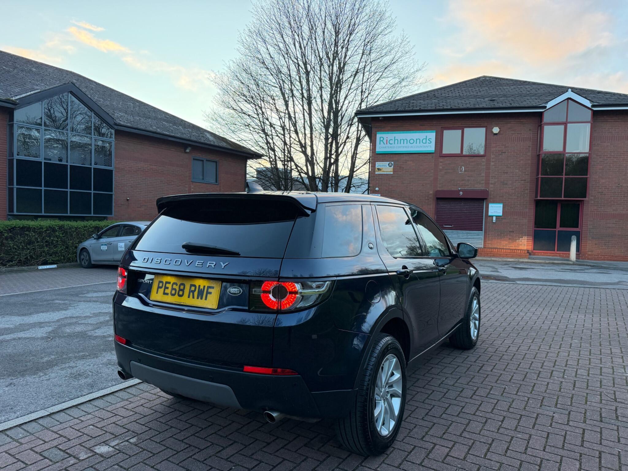Land Rover DISCOVERY SPORT - Image 16