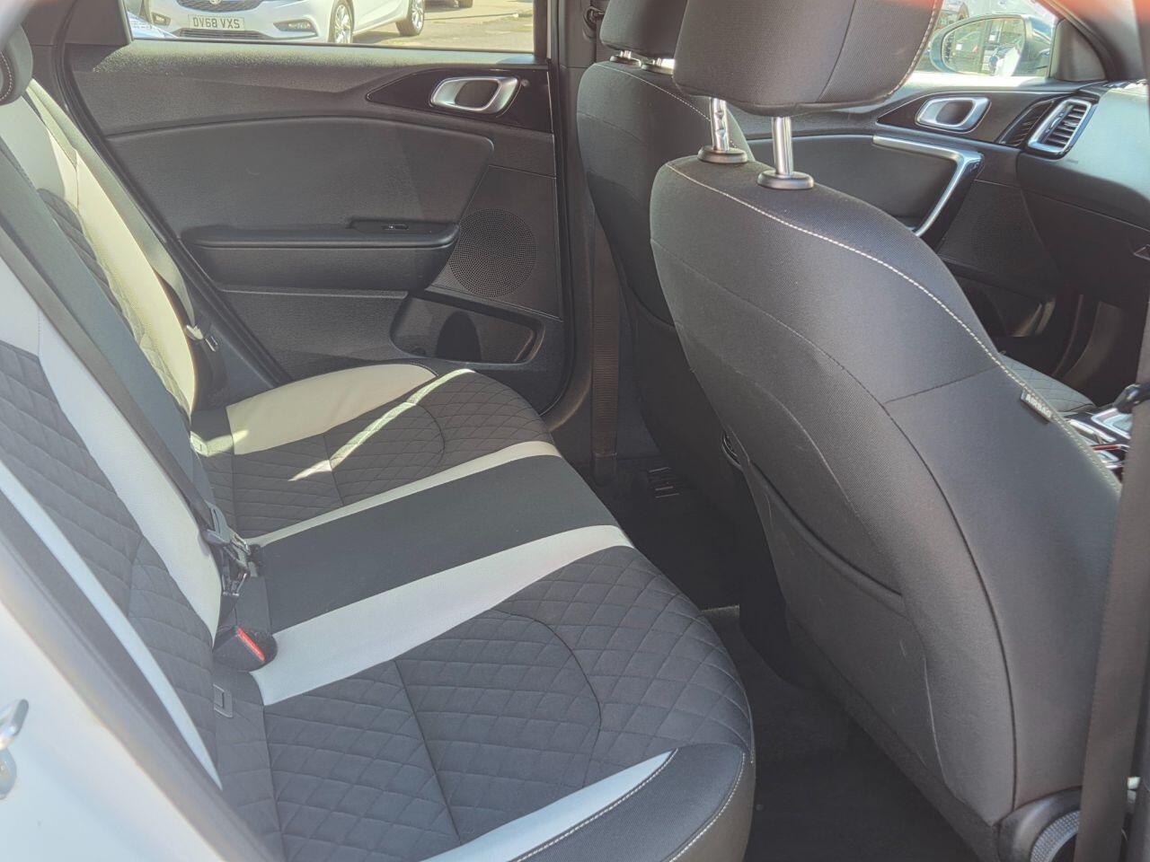 Kia ProCeed - Image 28