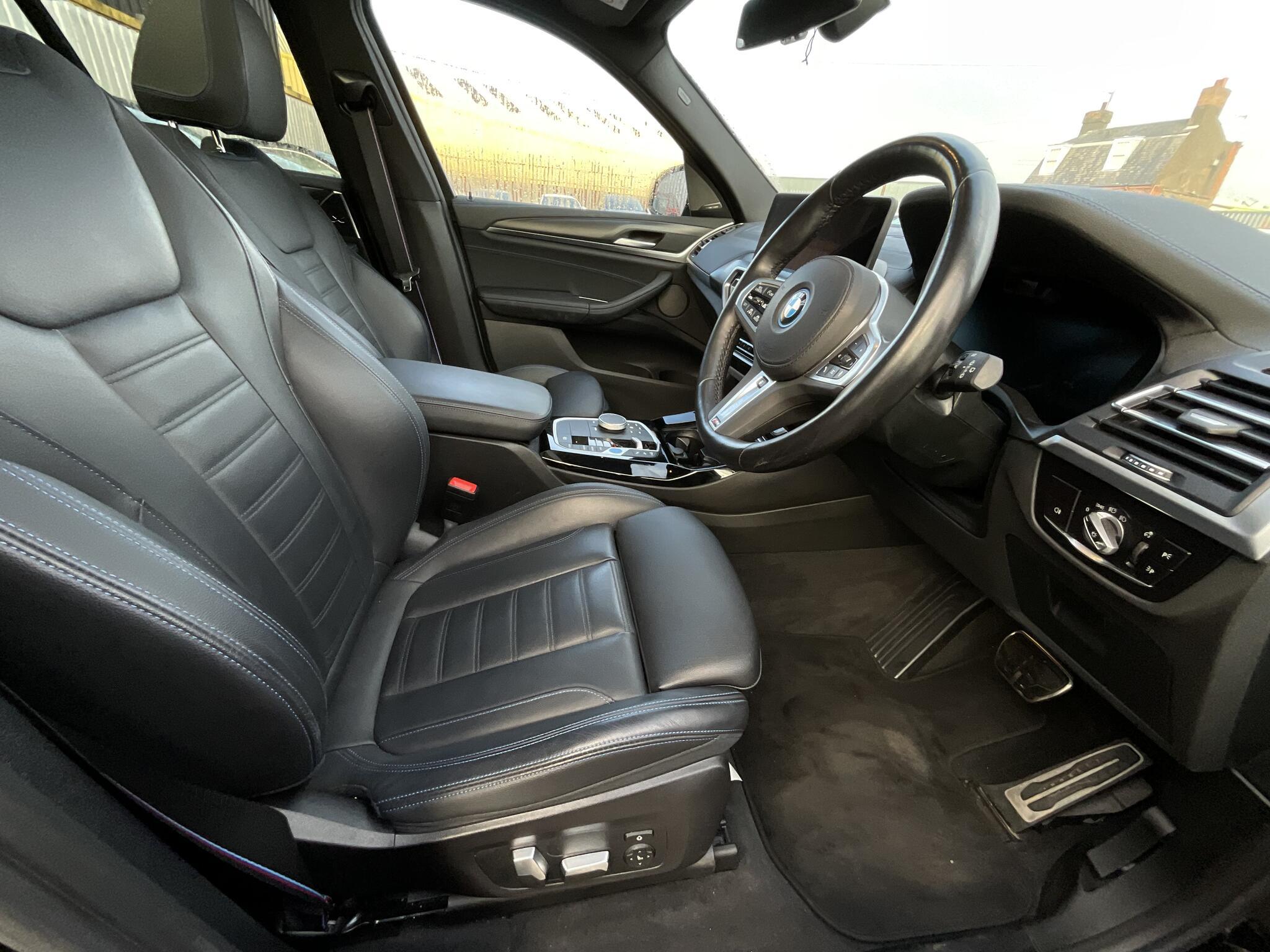 BMW iX3 - Image 9