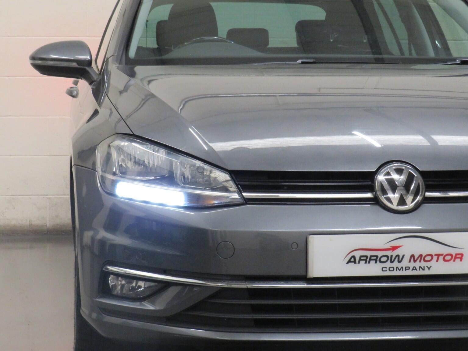 Volkswagen Golf - Image 9