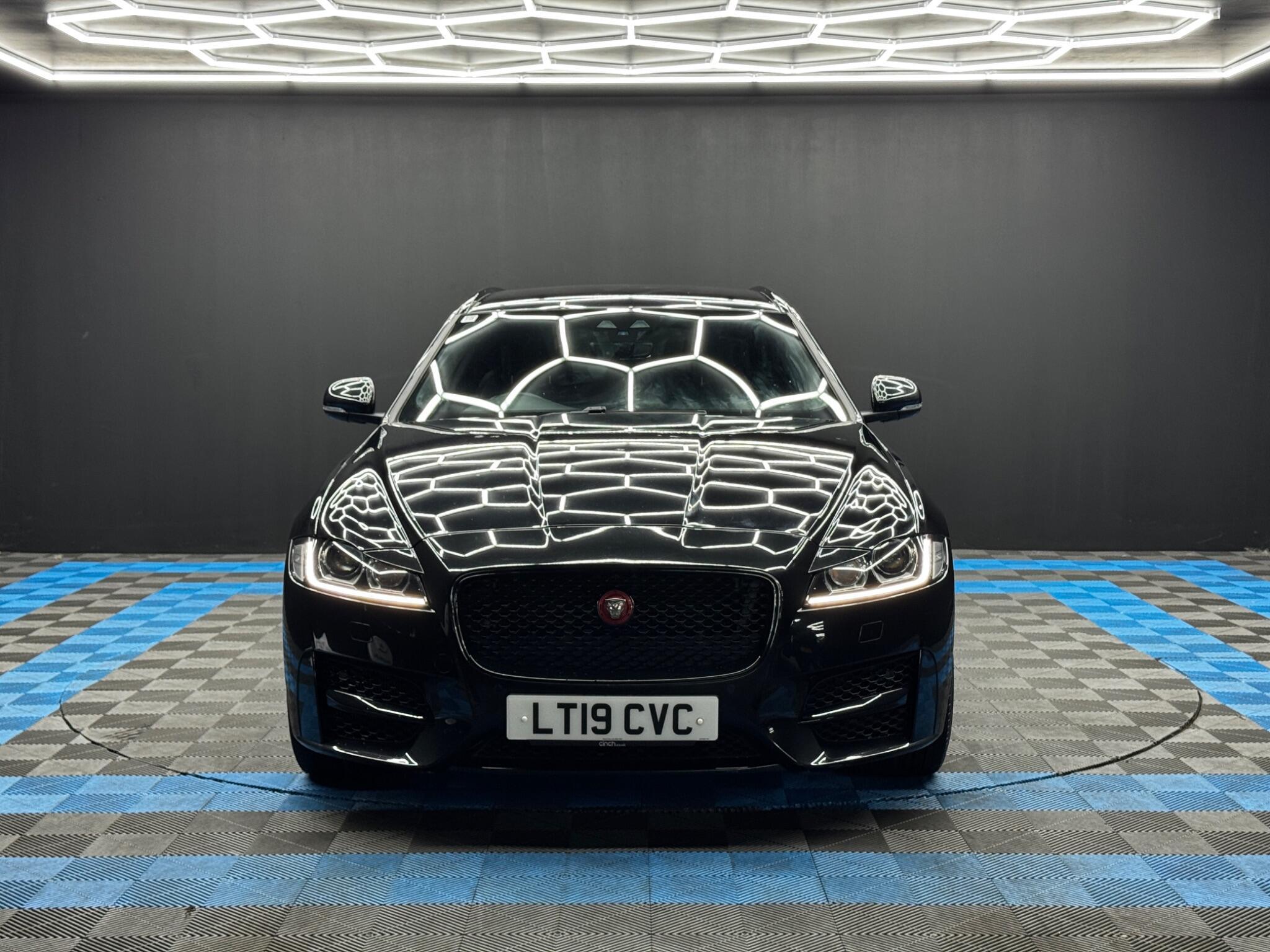 Jaguar XF - Image 2