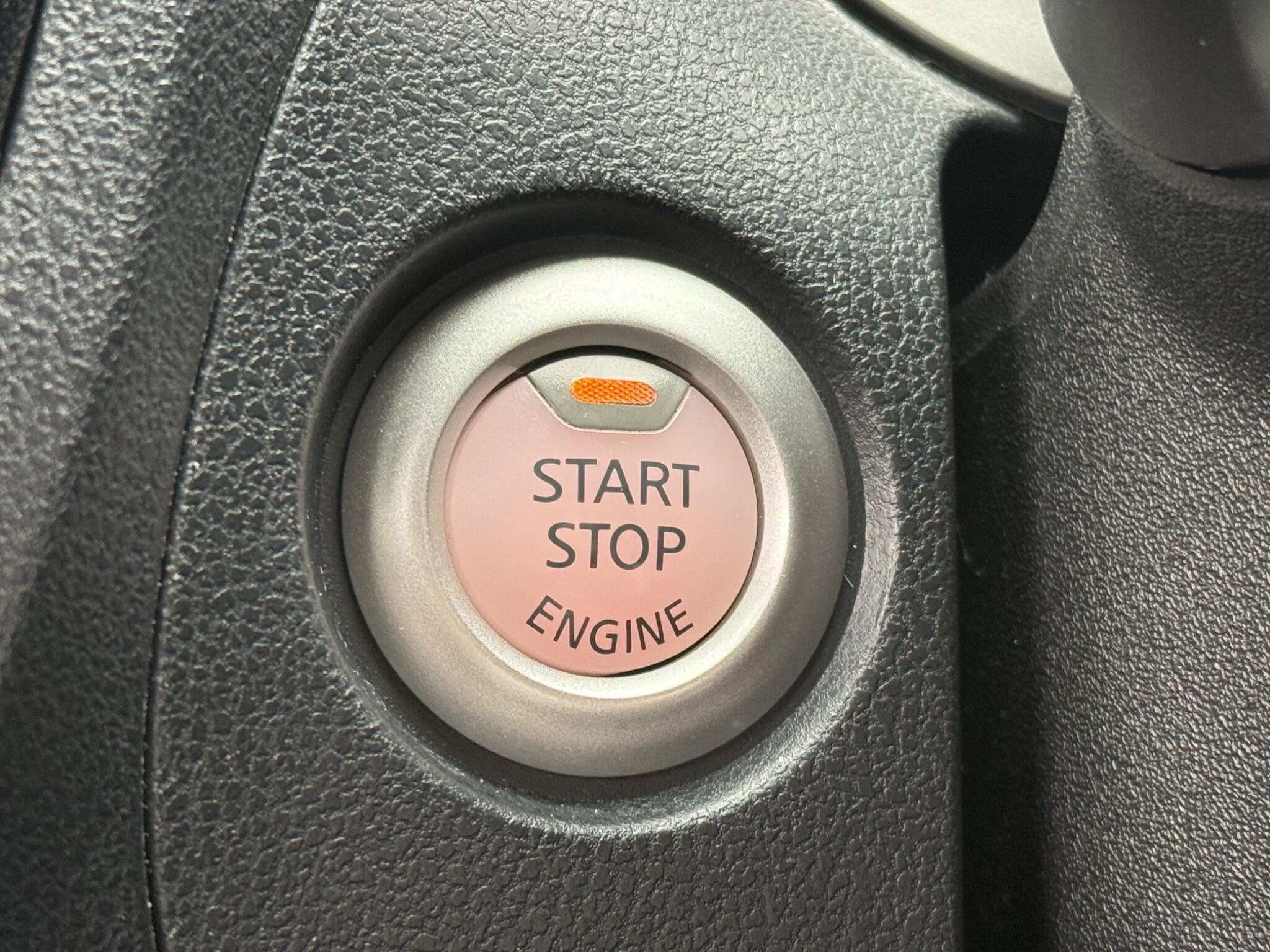 Nissan Juke - Image 28