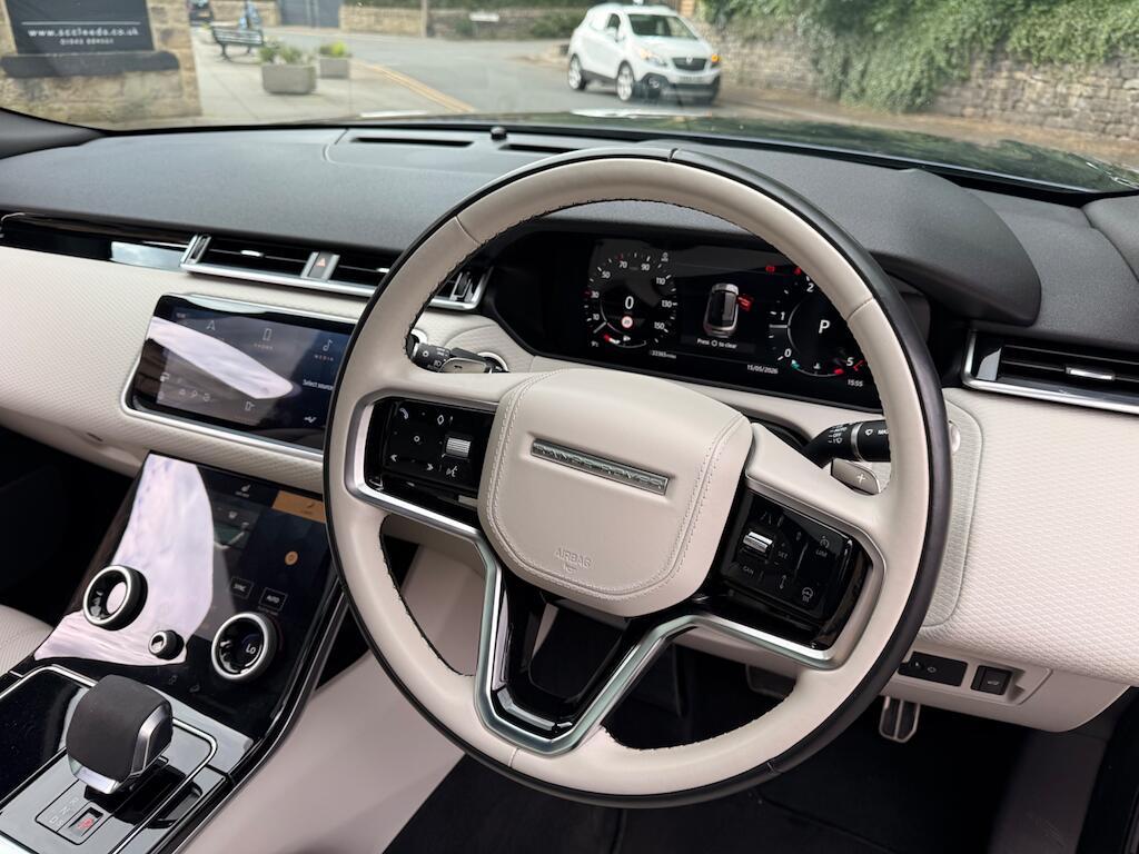 Land Rover Range Rover Velar - Image 41