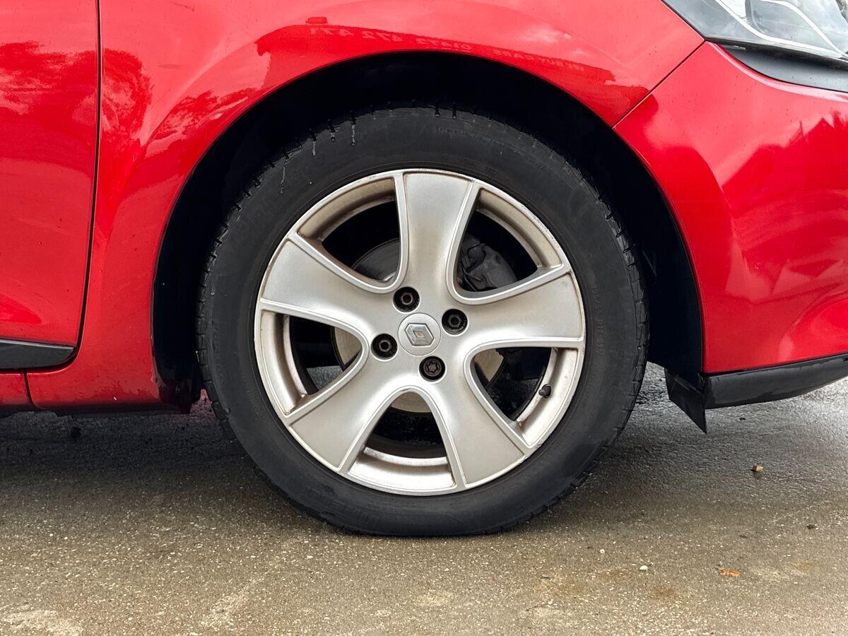 Renault Clio - Image 17