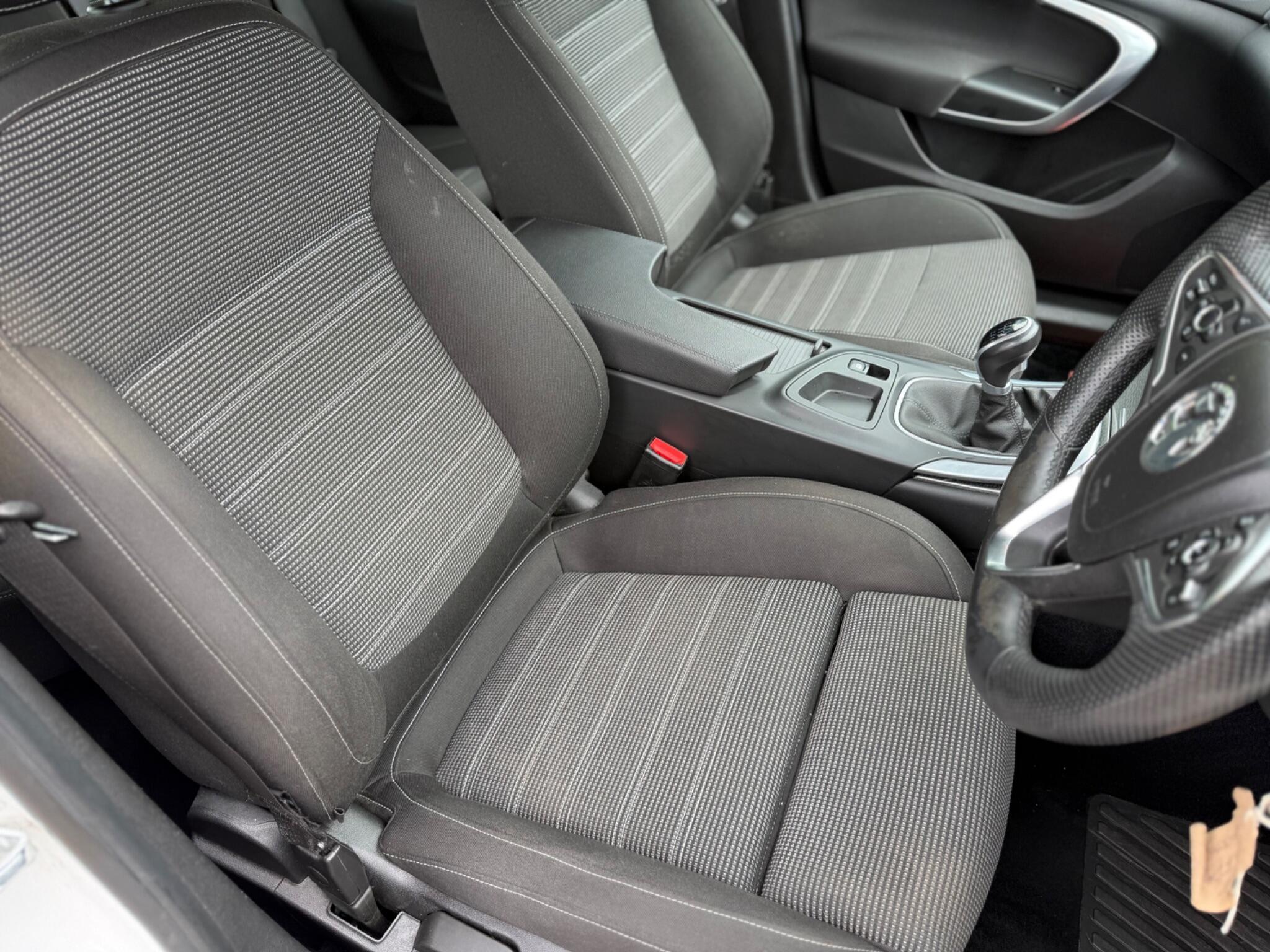 Vauxhall Insignia - Image 7