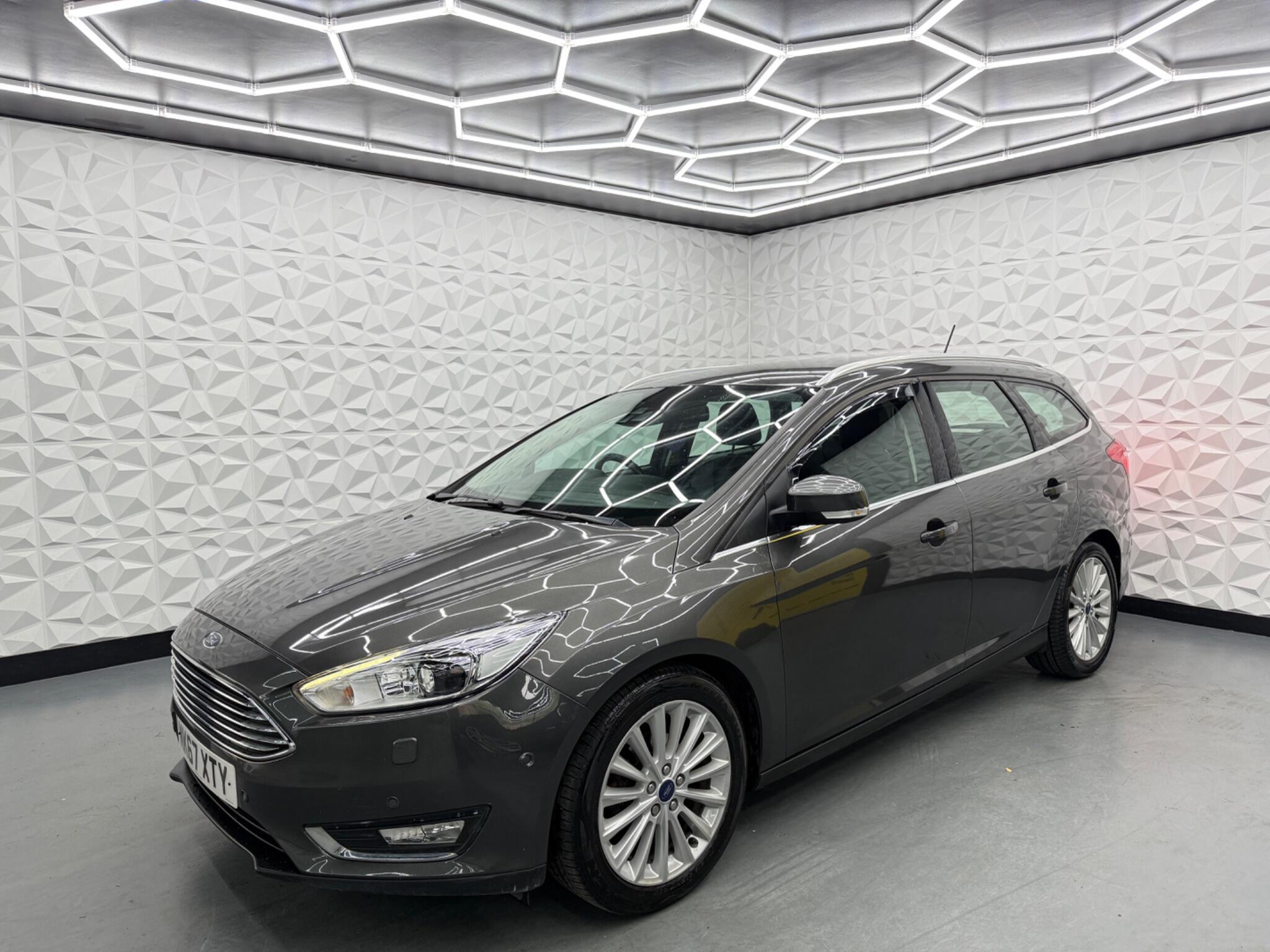 Ford Focus - Image 8