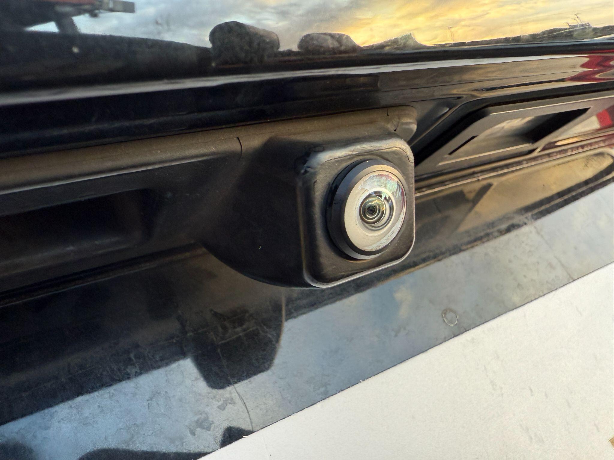 BMW 5 Series - Image 86