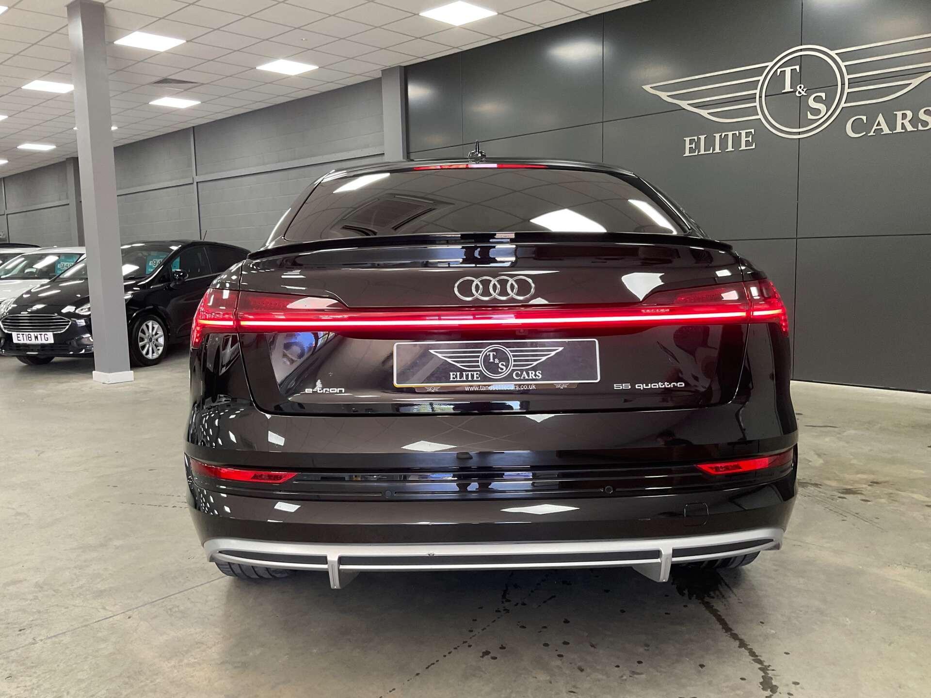Audi E-Tron - Image 8