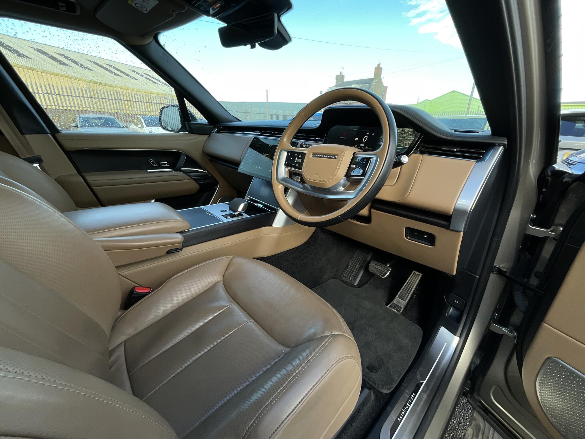 Land Rover Range Rover - Image 7
