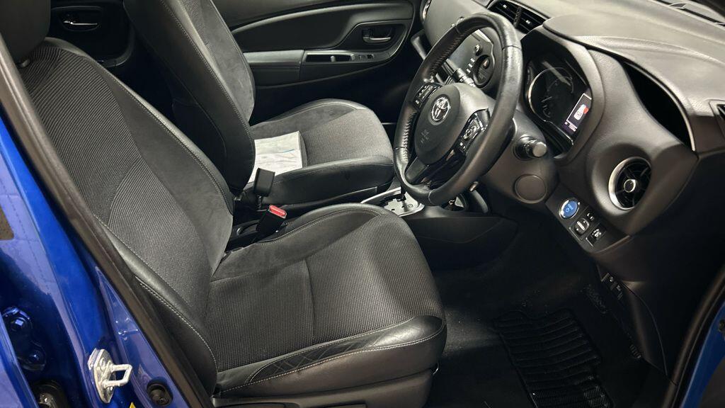 Toyota Yaris - Image 2