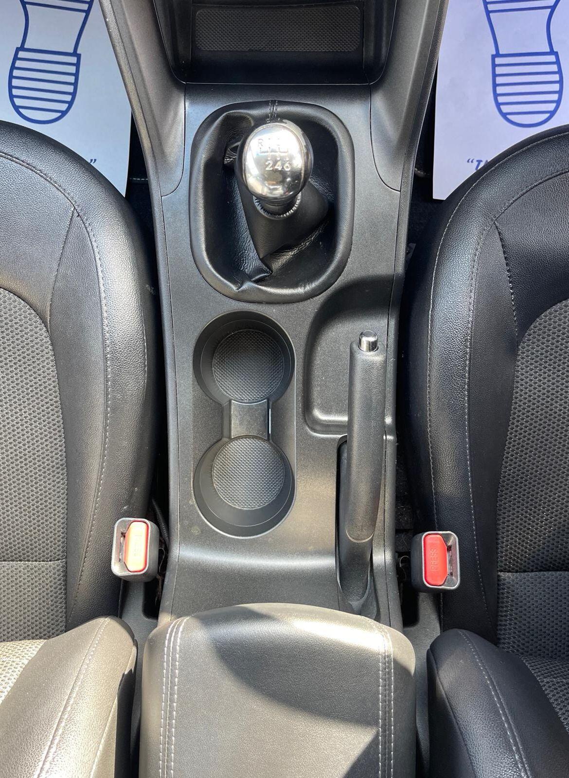 Hyundai ix35 - Image 46